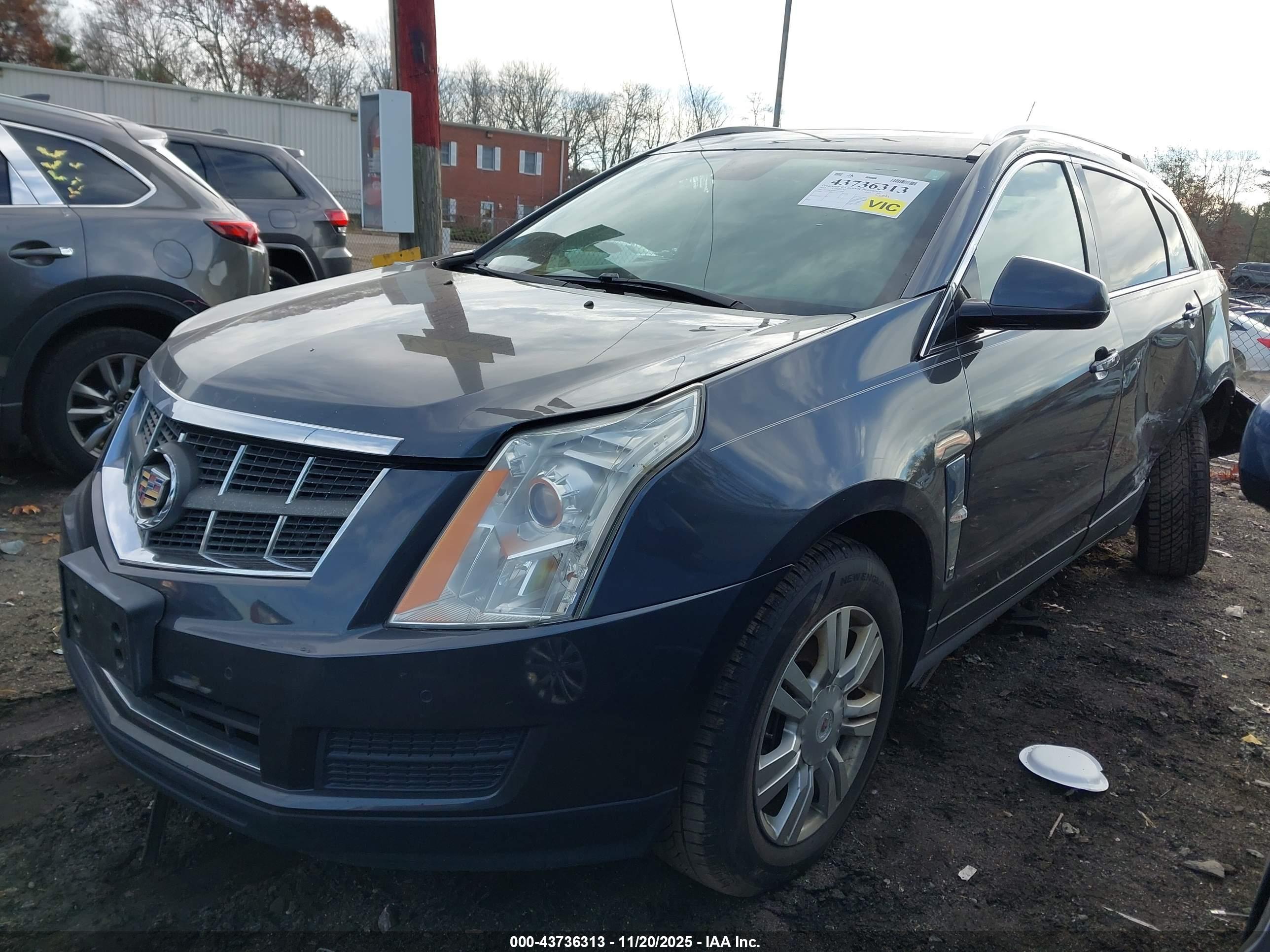 CADILLAC SRX image 2