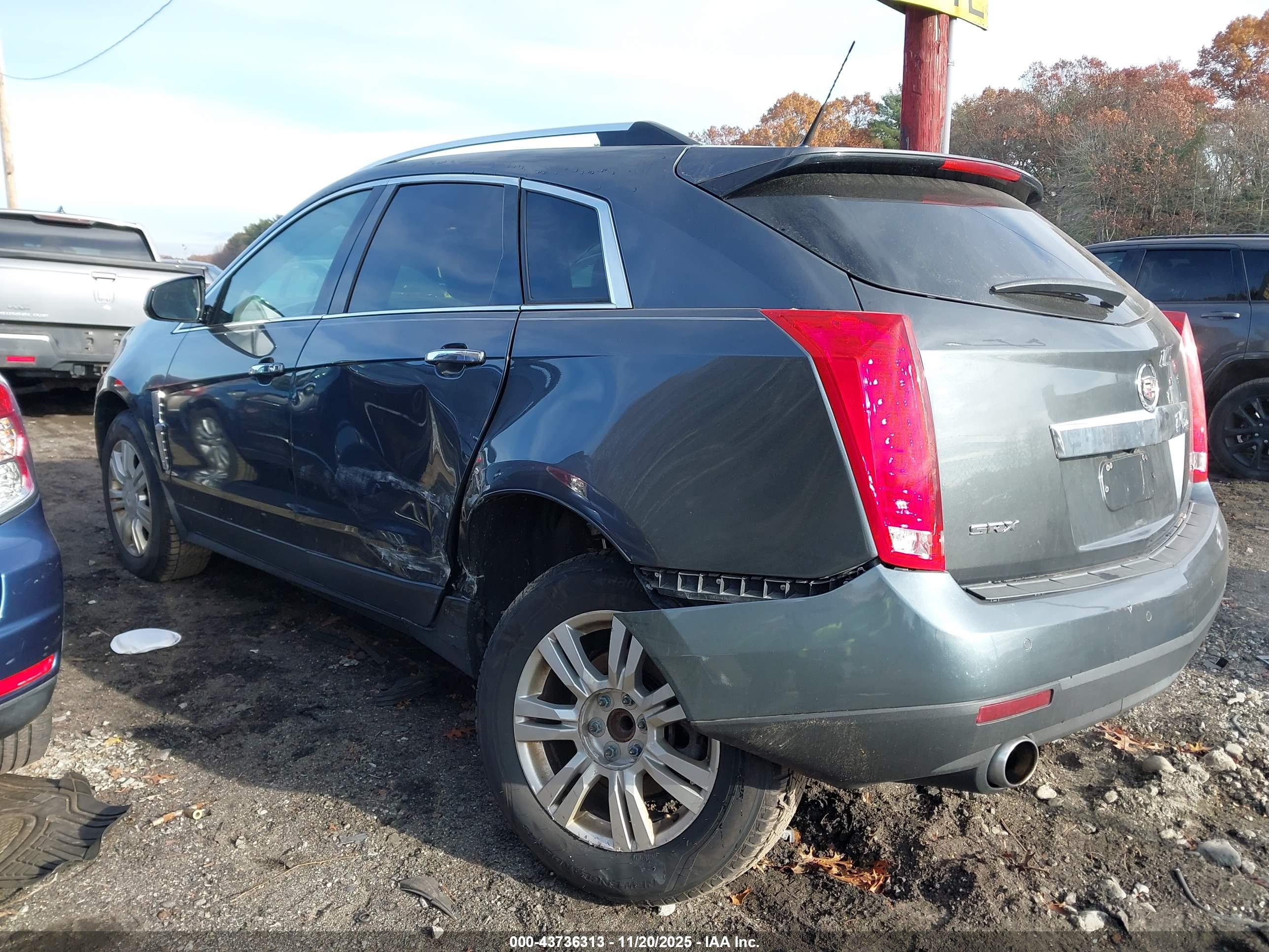 CADILLAC SRX image 3