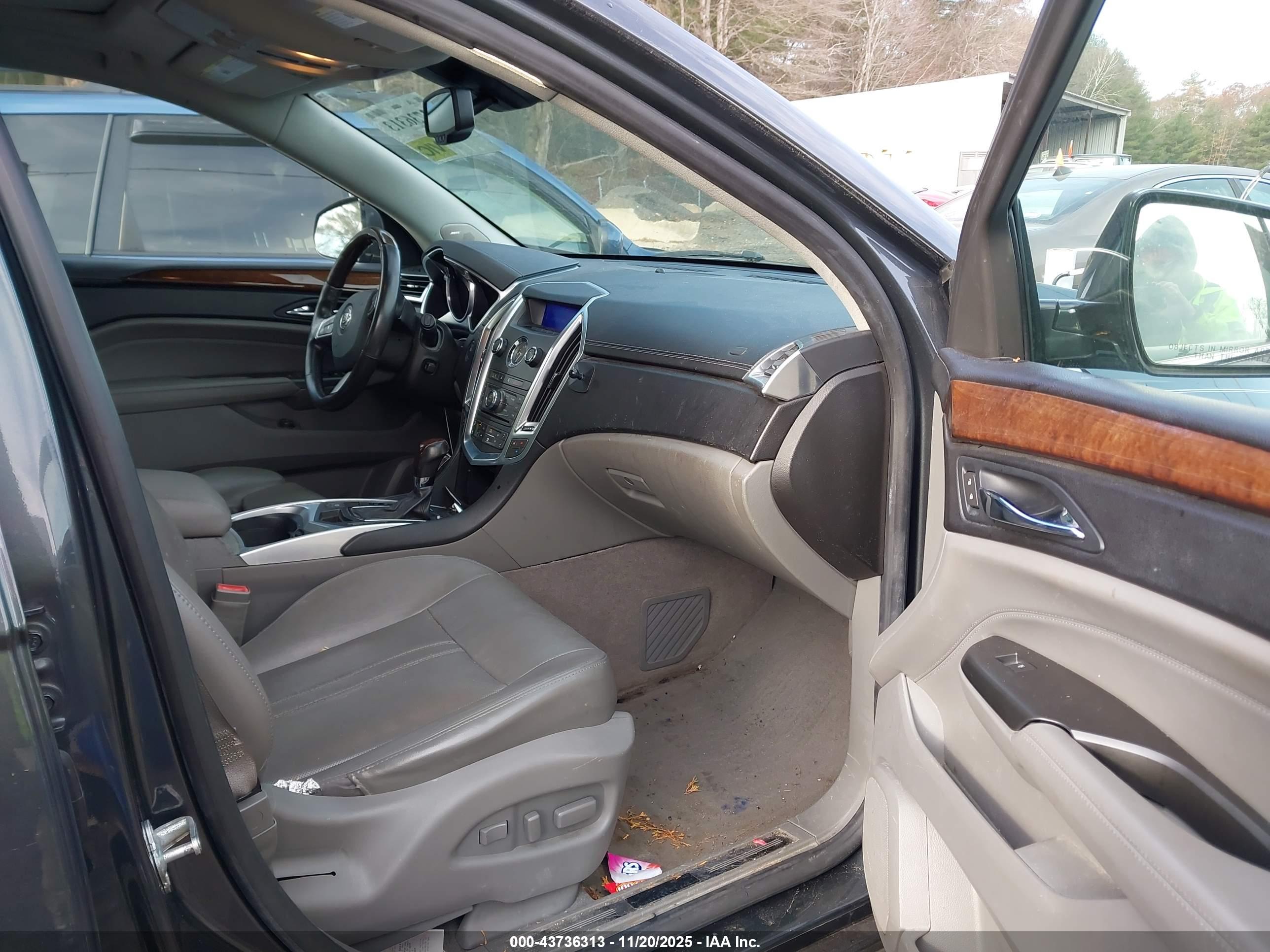 CADILLAC SRX image 5