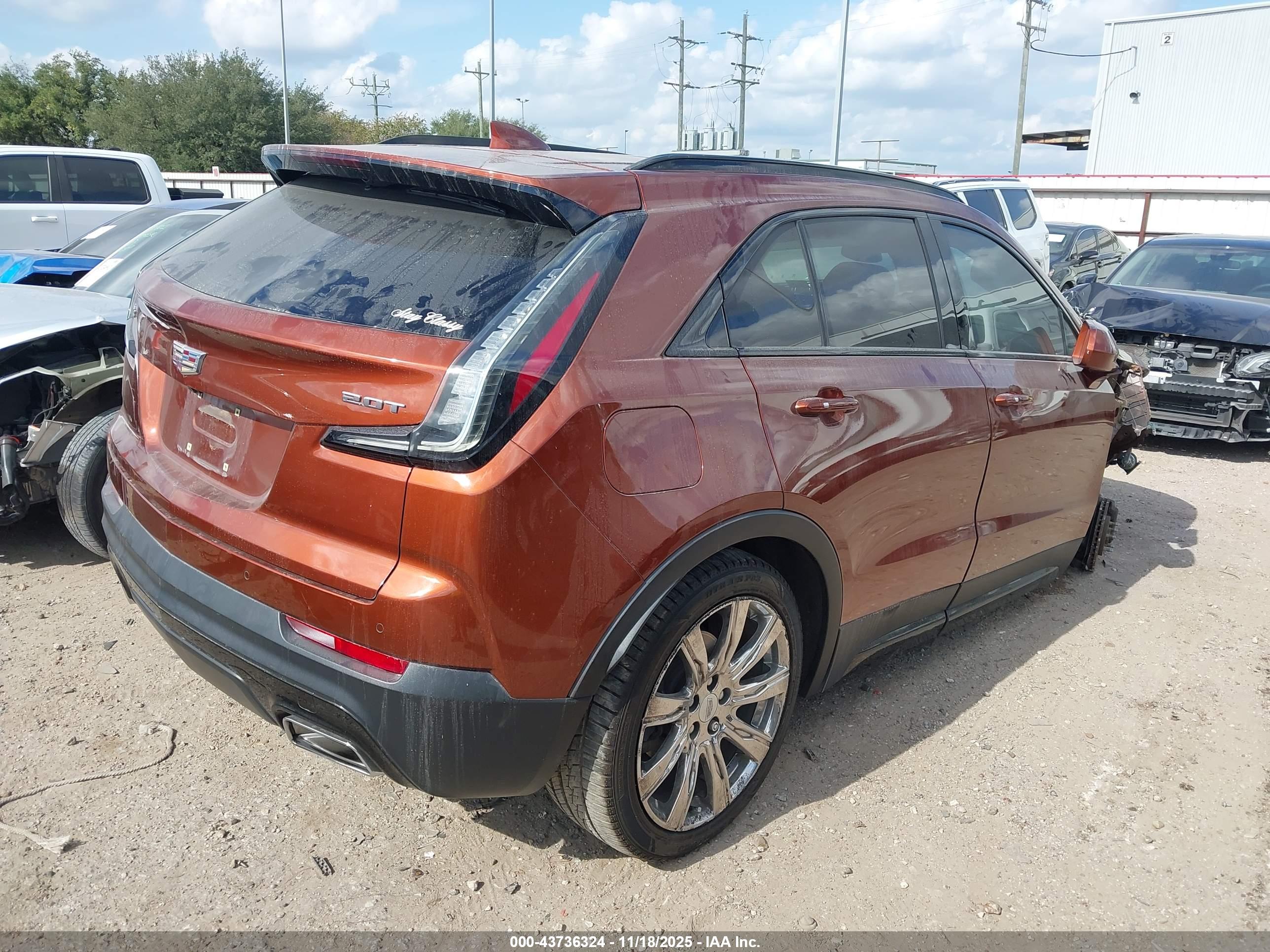 CADILLAC XT4 image 4