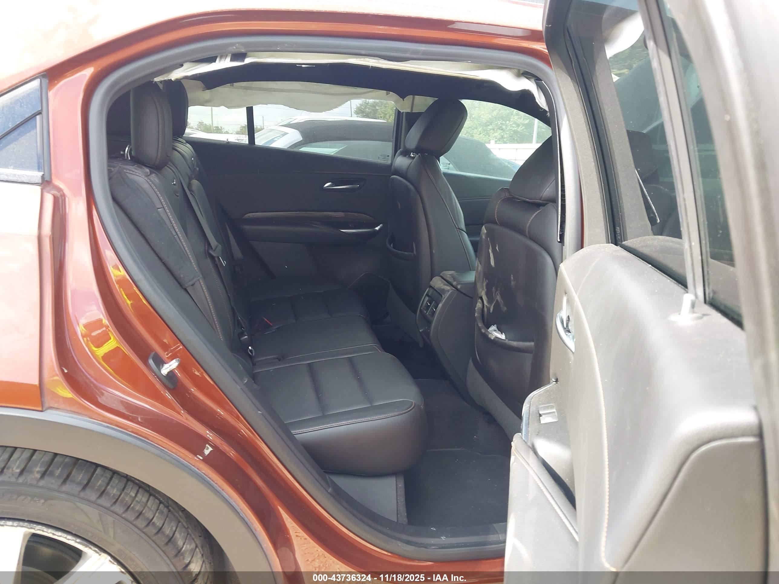CADILLAC XT4 image 8