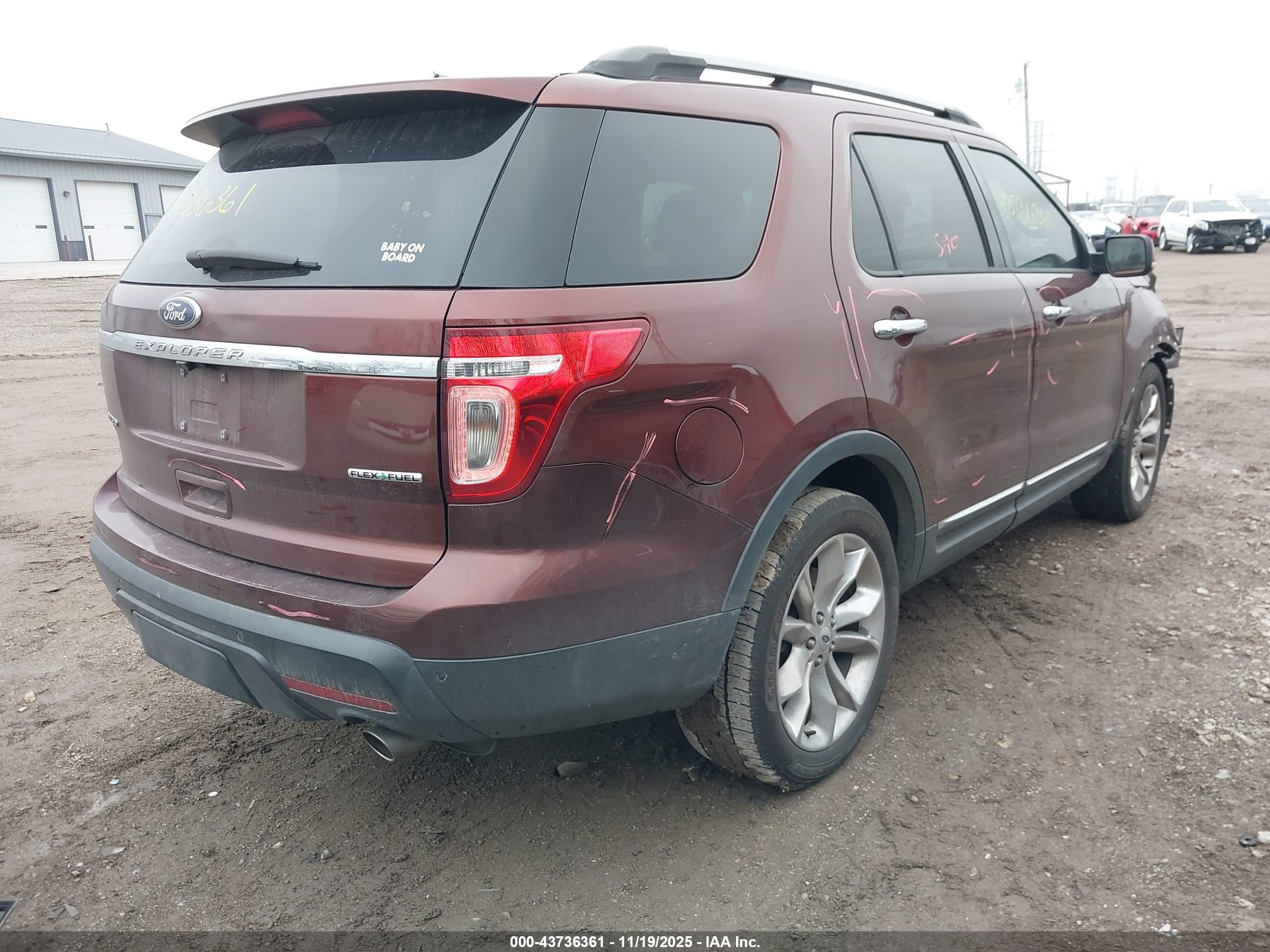 FORD EXPLORER image 4