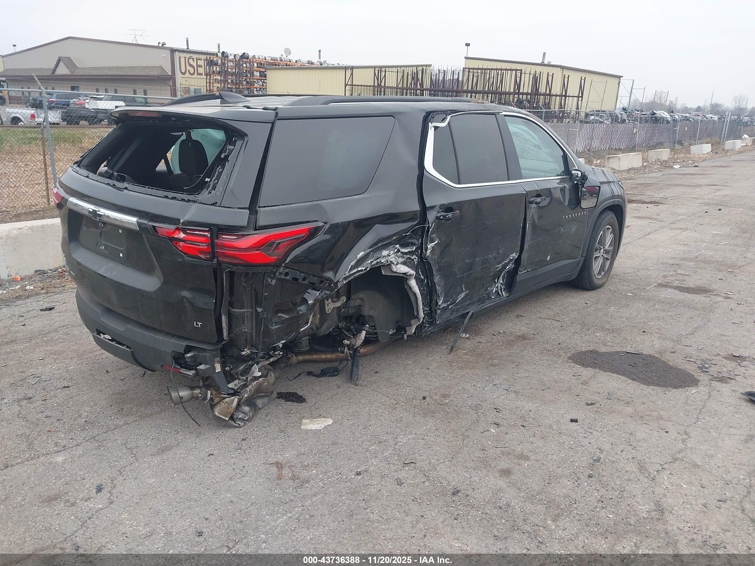 CHEVROLET TRAVERSE image 4
