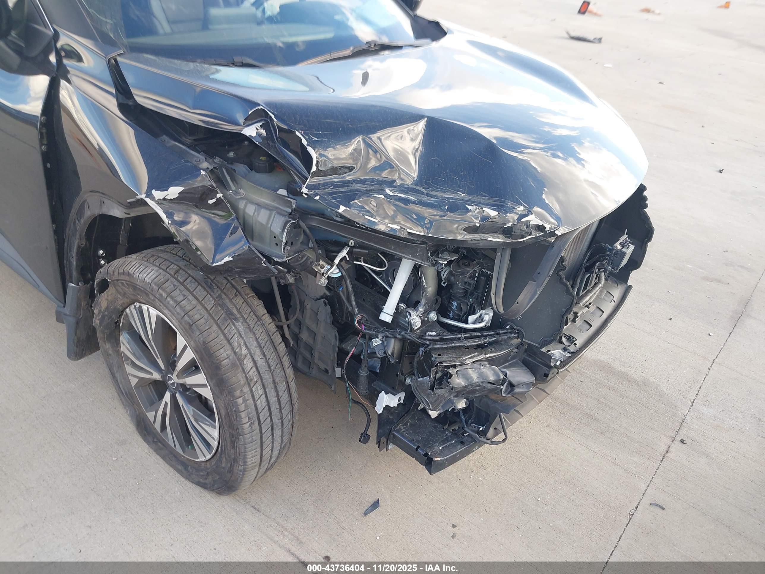 NISSAN ROGUE image 6