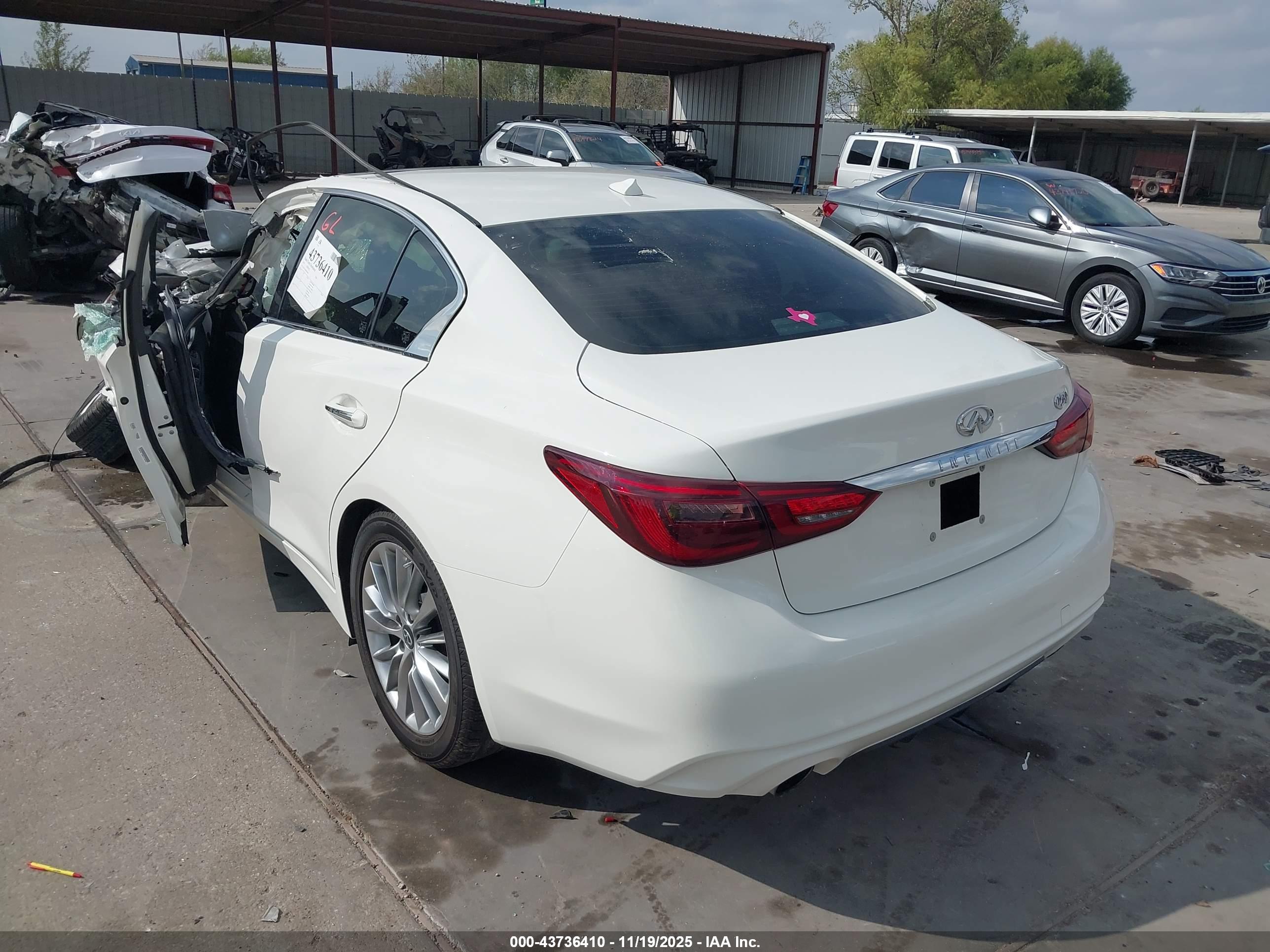 INFINITI Q50 image 3