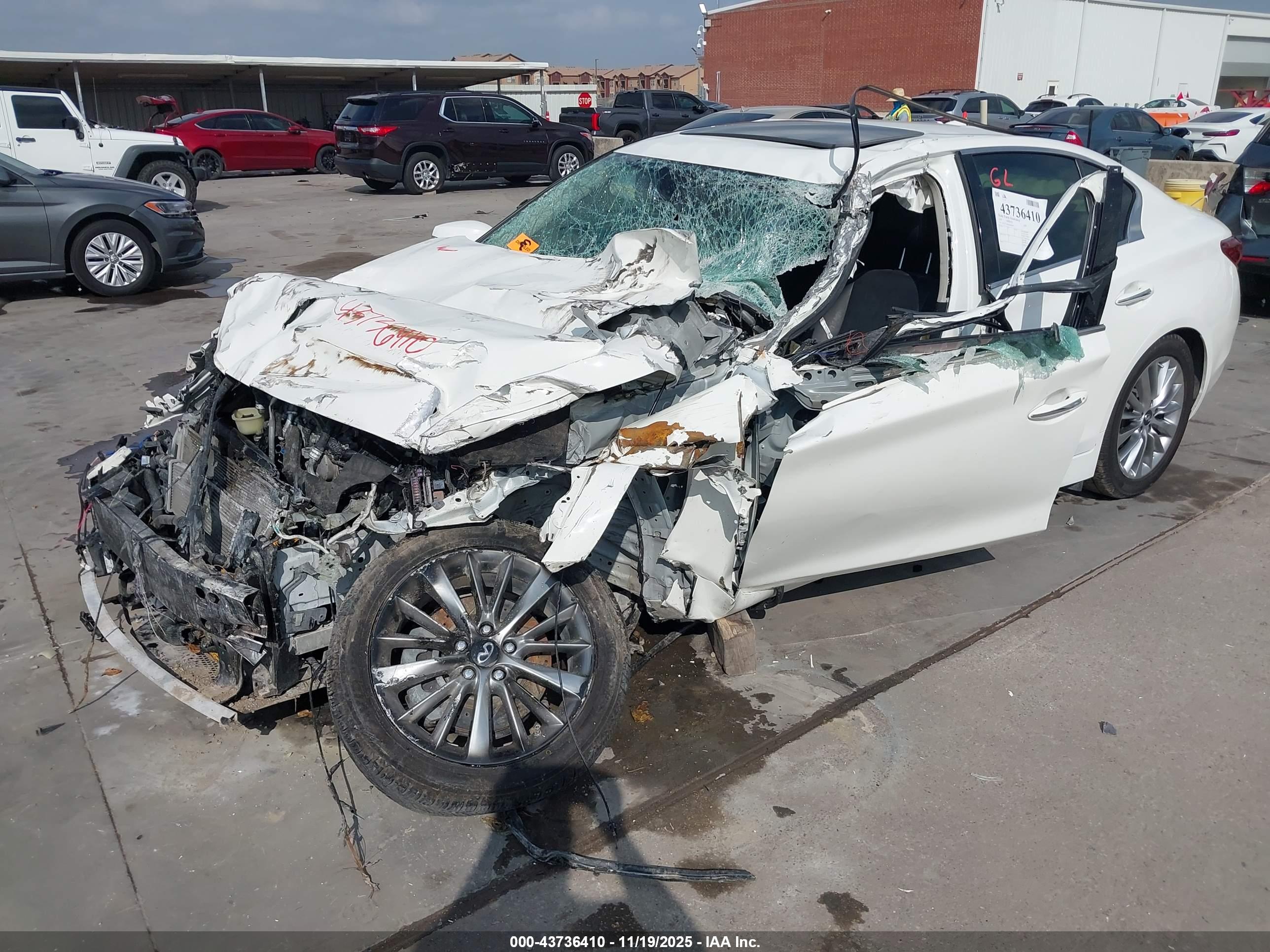 INFINITI Q50 image 6