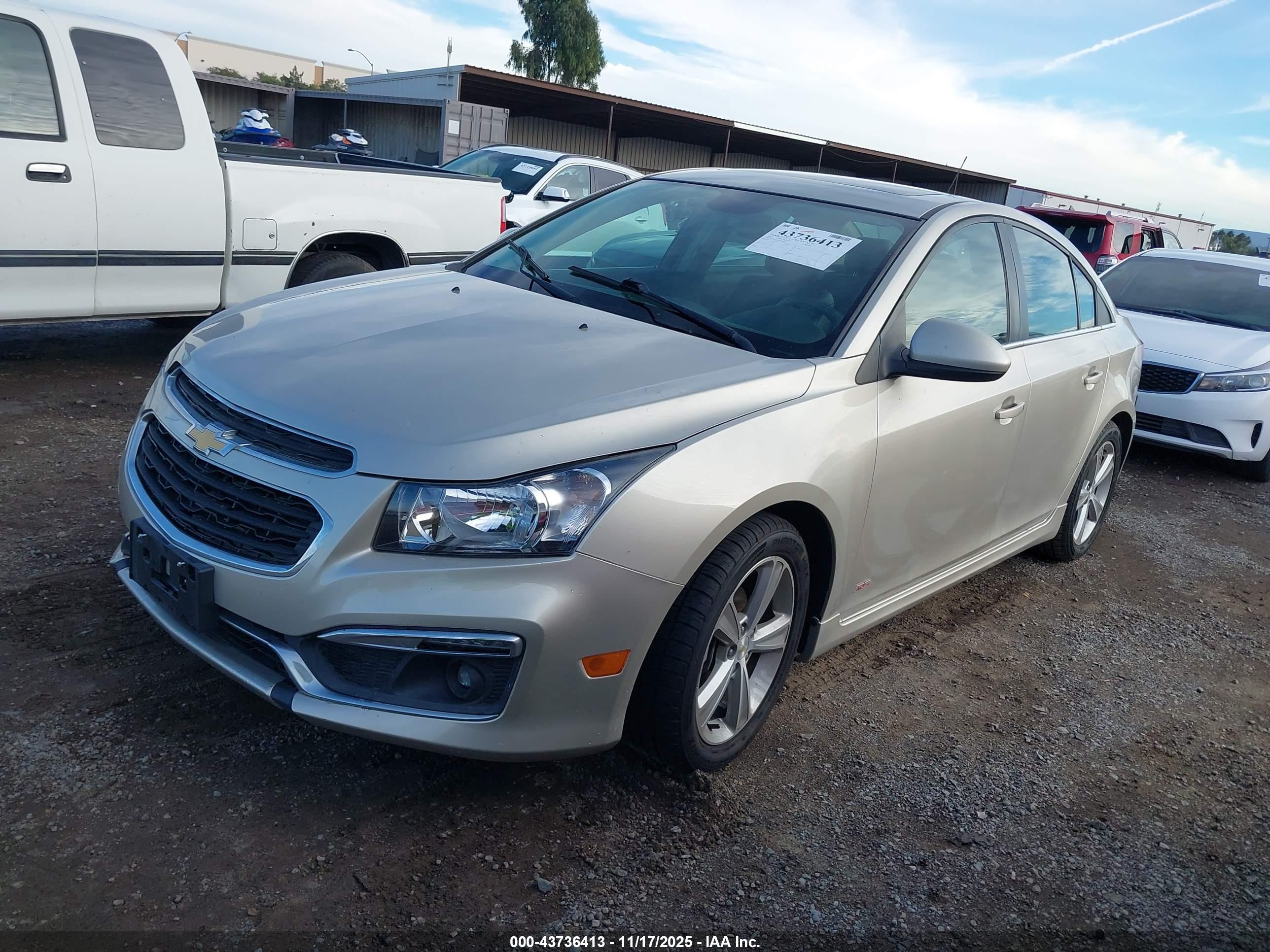 CHEVROLET CRUZE image 2