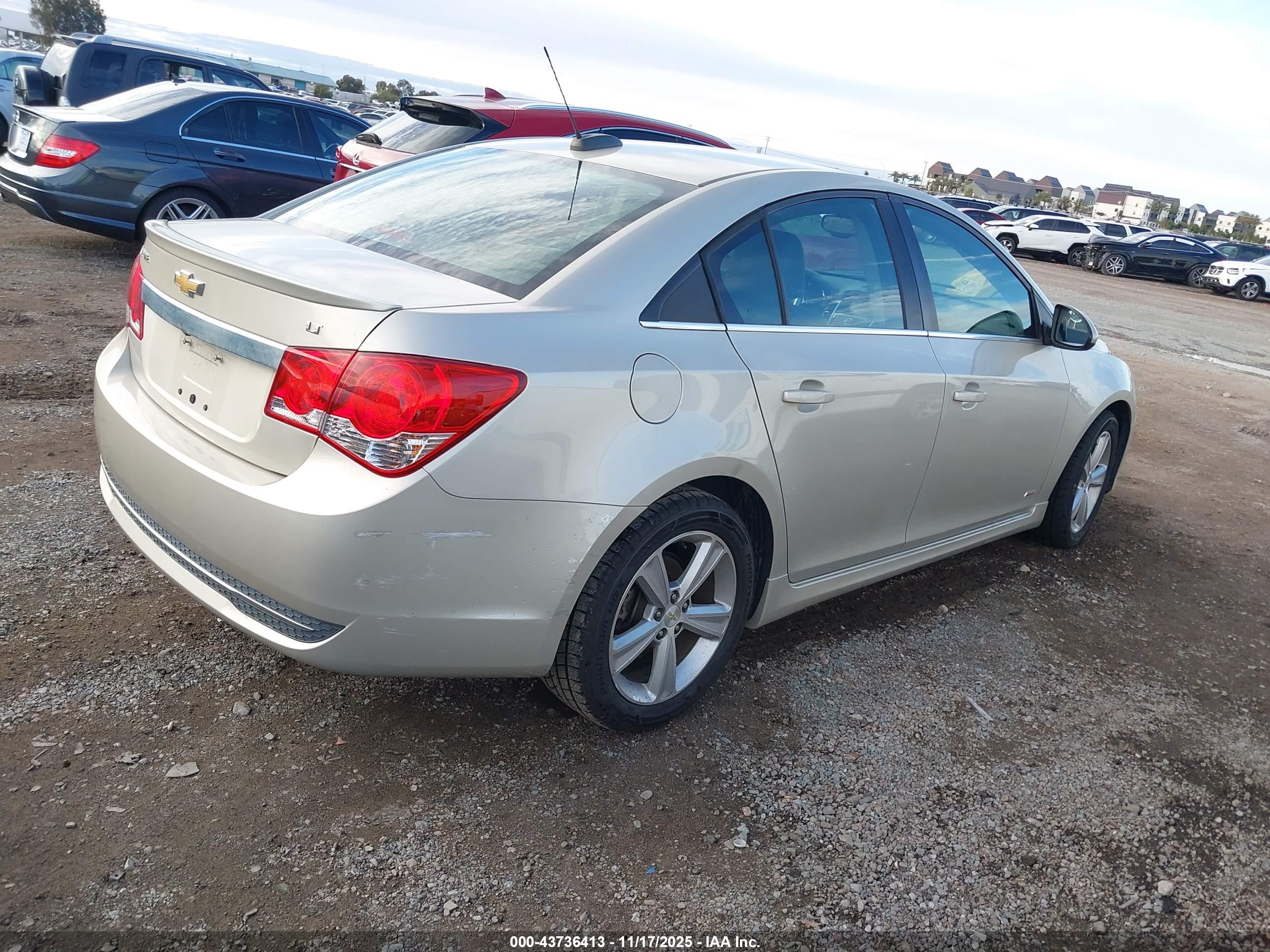 CHEVROLET CRUZE image 4