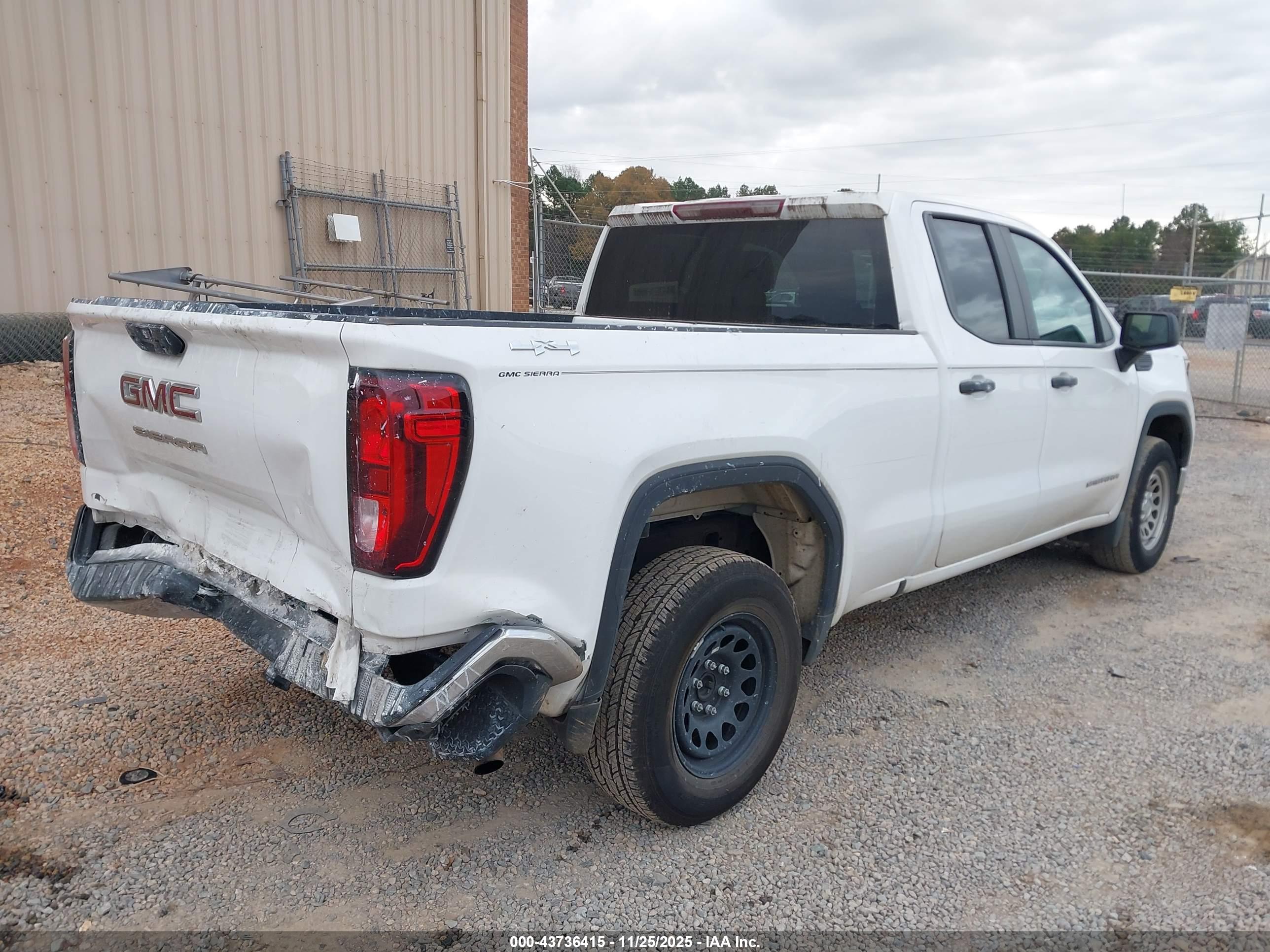 GMC SIERRA image 4