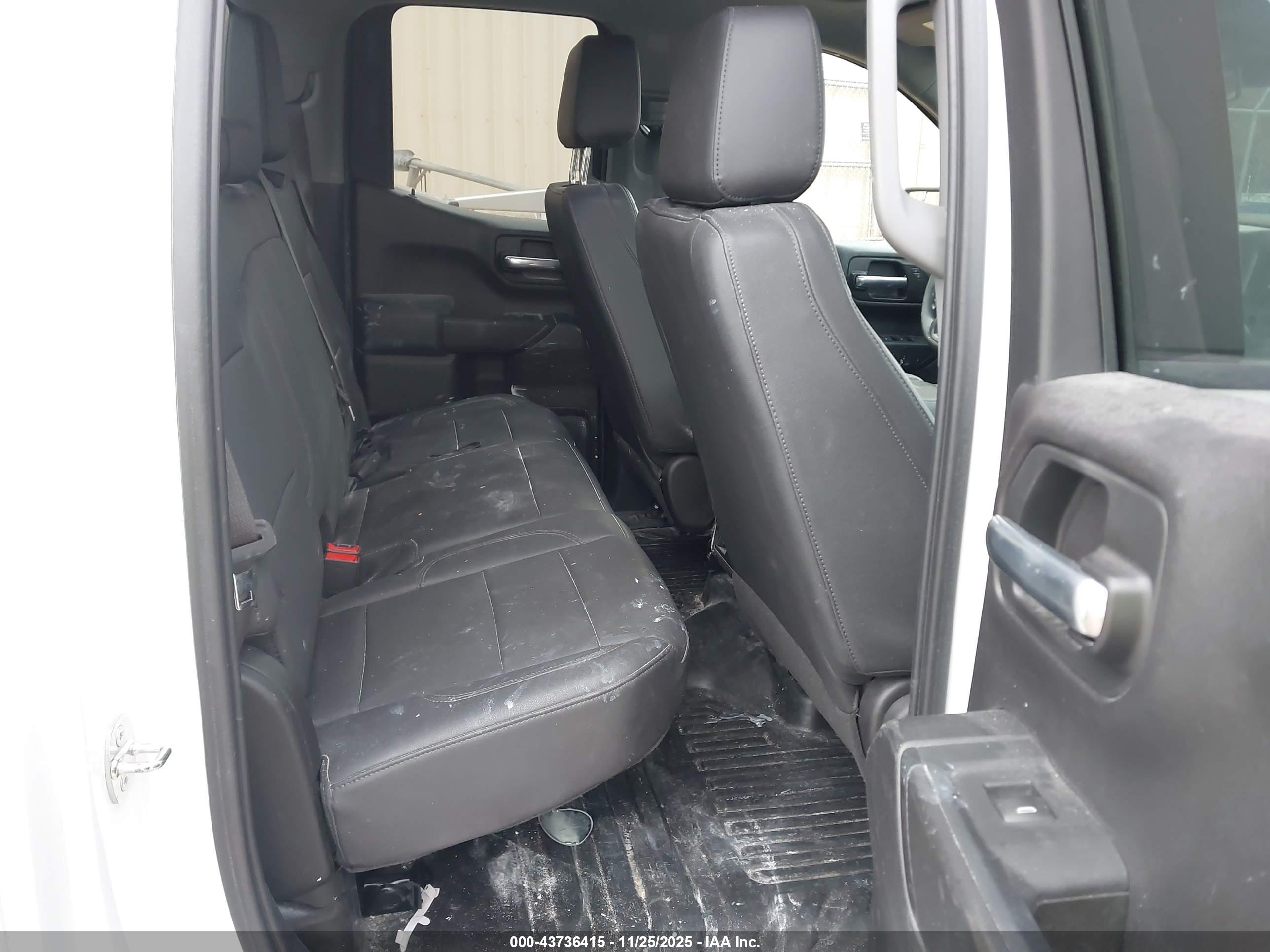 GMC SIERRA image 8