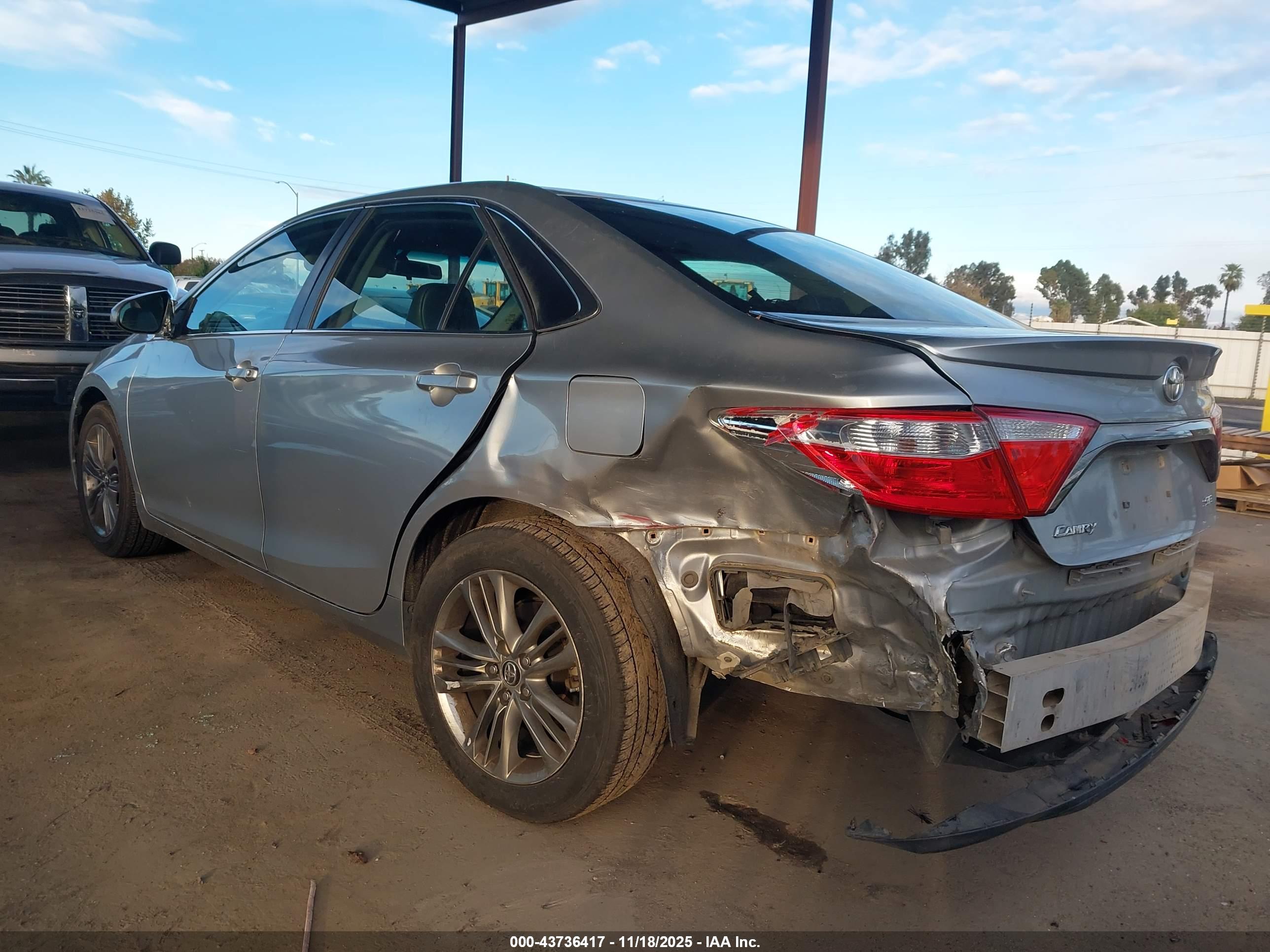 TOYOTA CAMRY image 3
