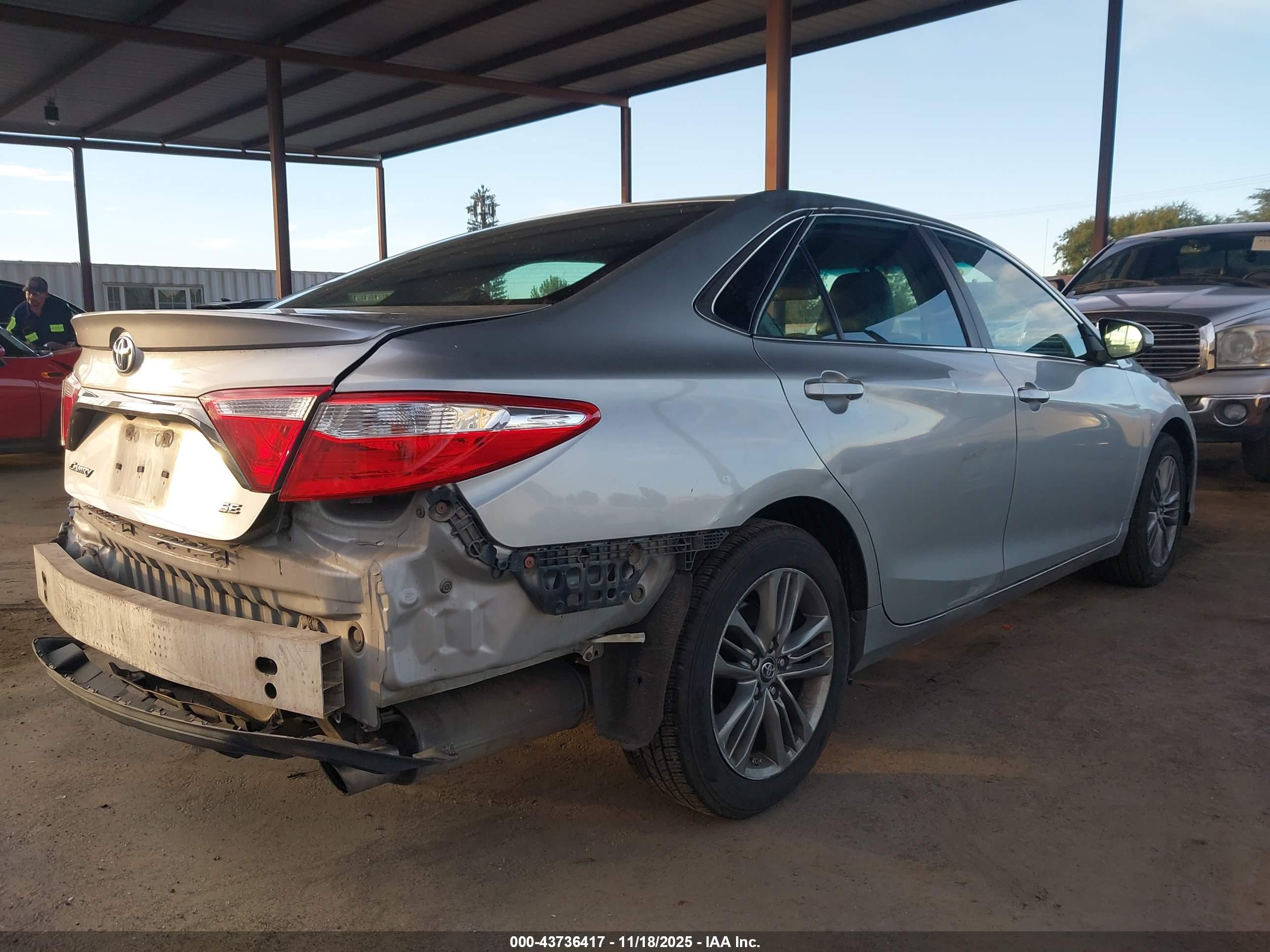 TOYOTA CAMRY image 4