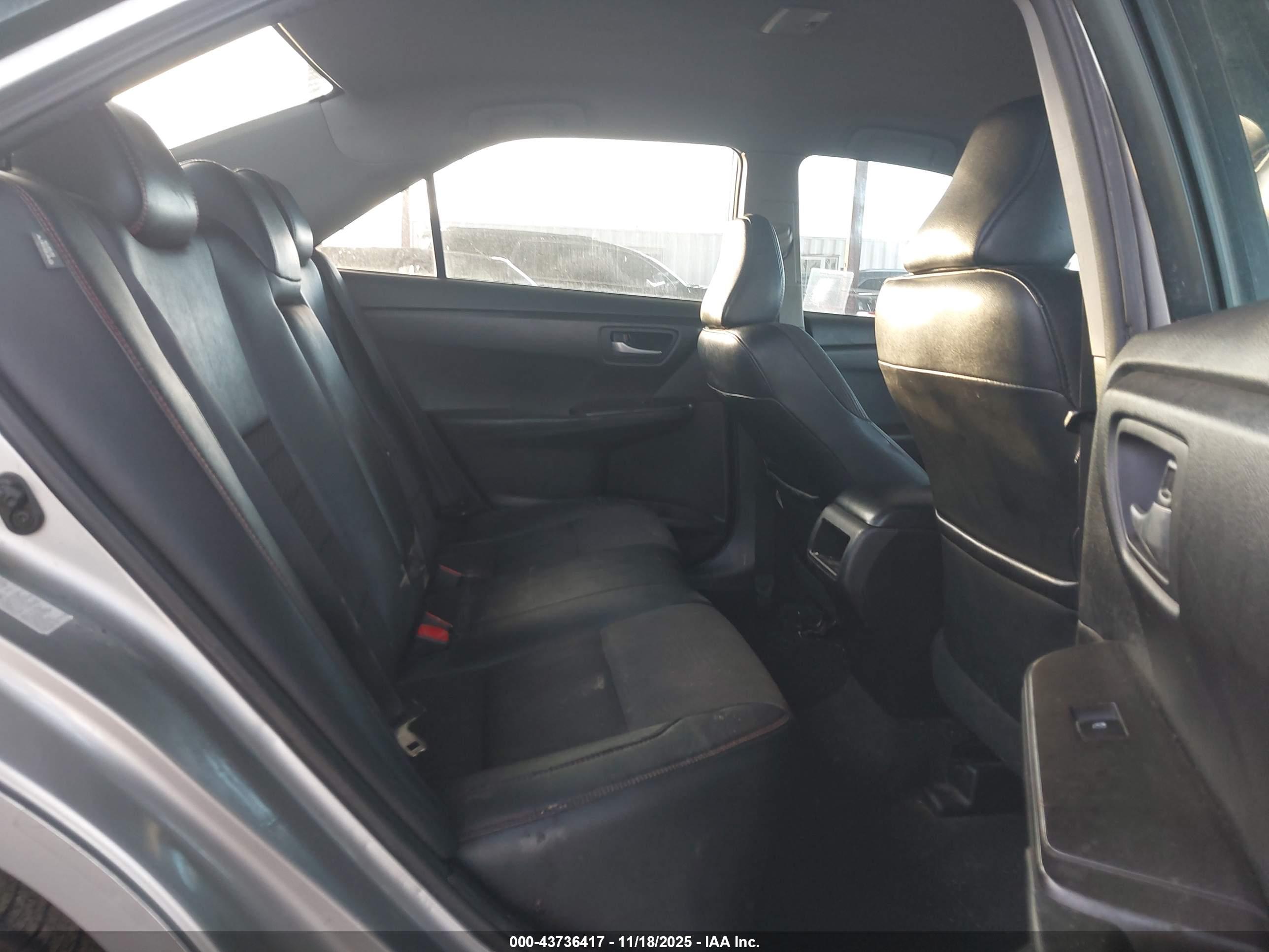 TOYOTA CAMRY image 8
