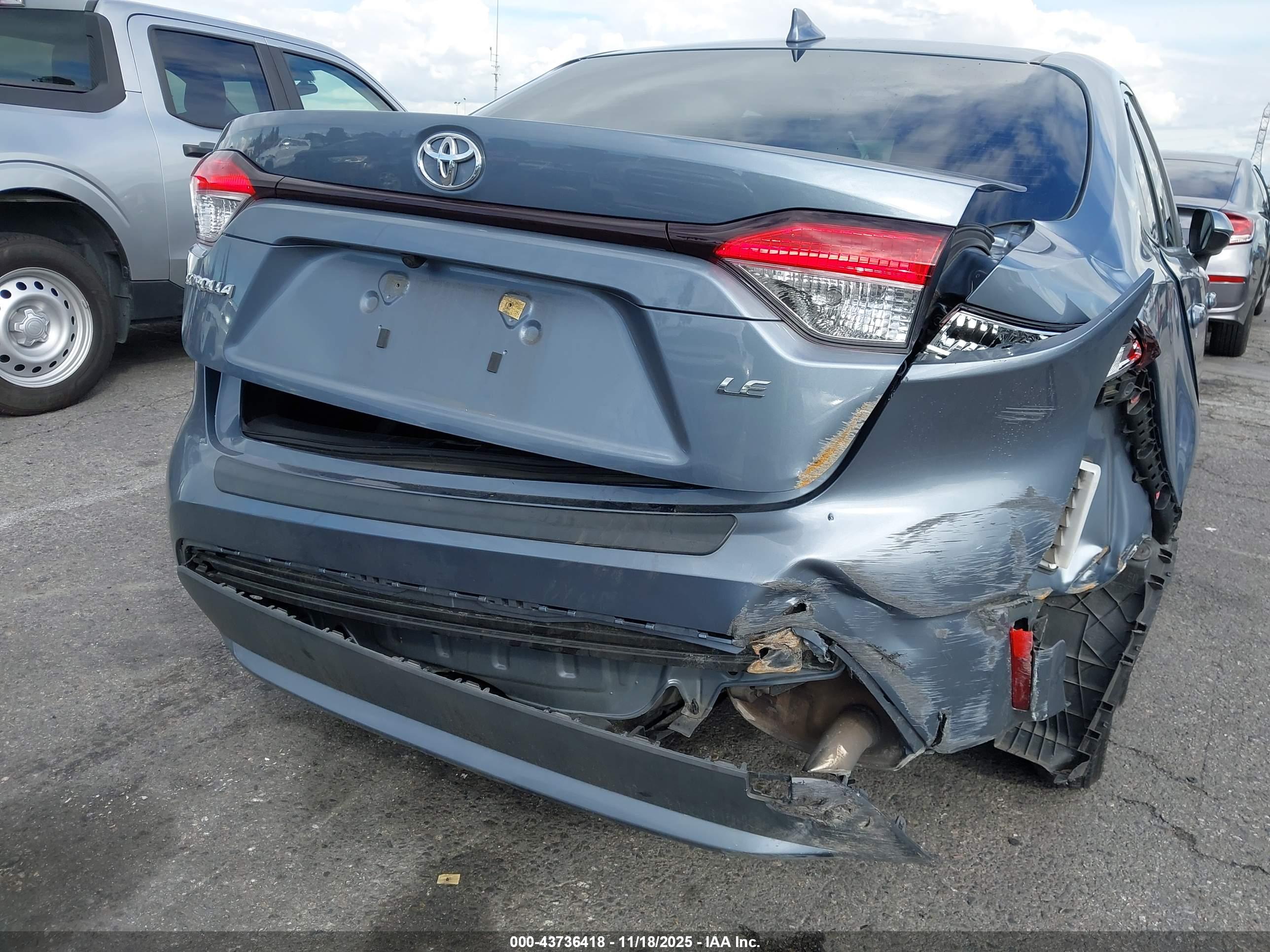 TOYOTA COROLLA image 6