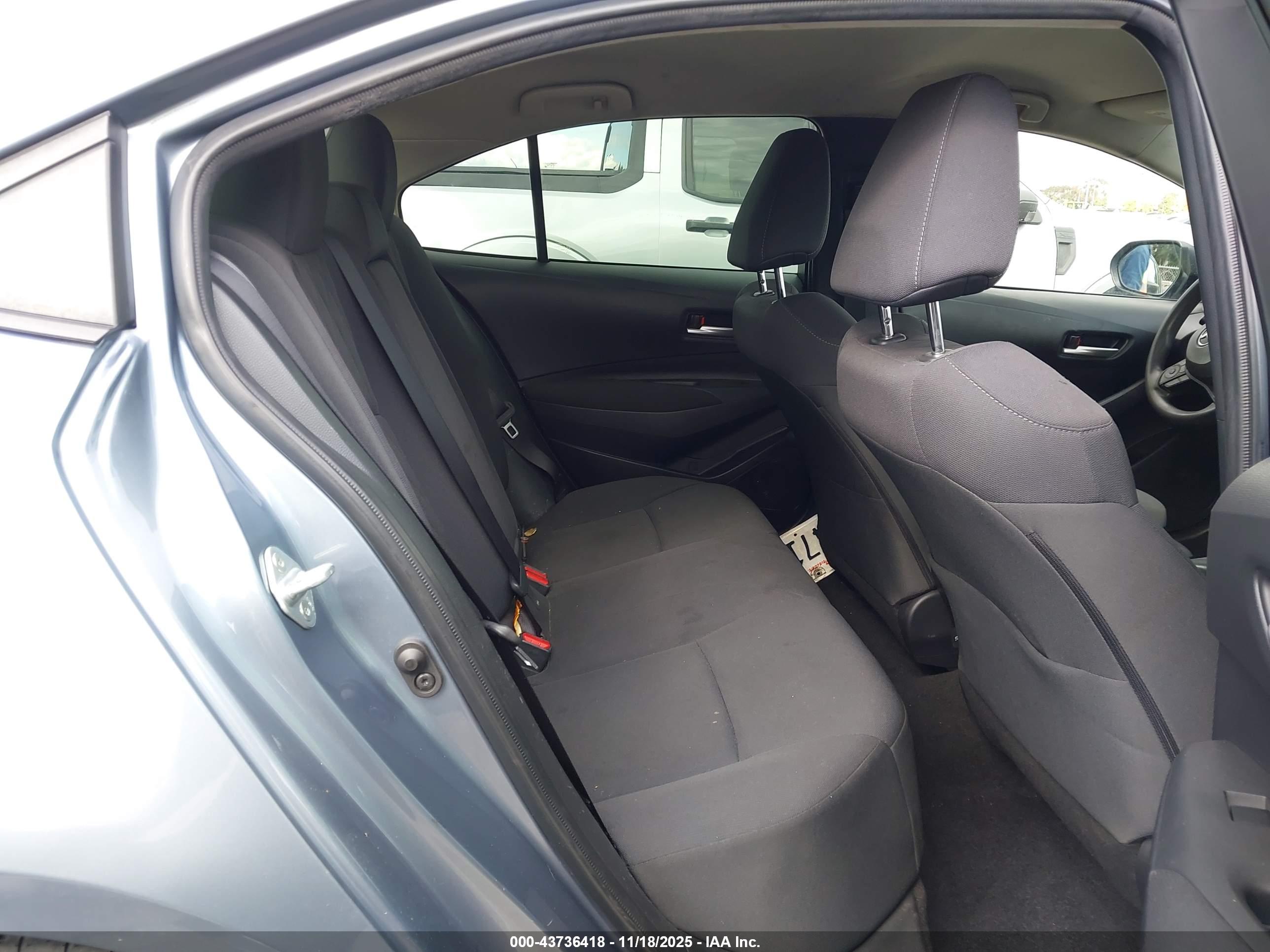 TOYOTA COROLLA image 8