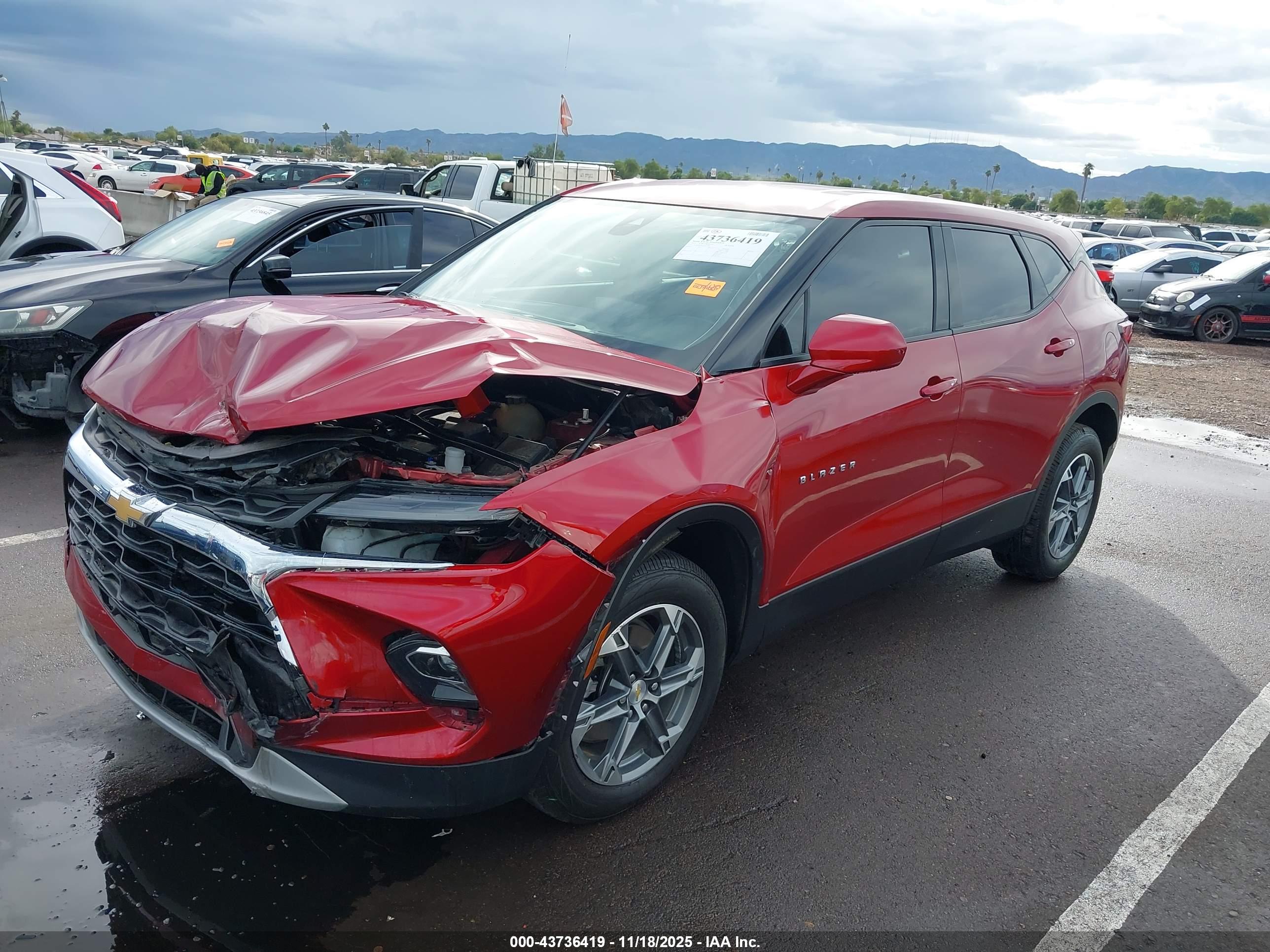 CHEVROLET BLAZER image 2