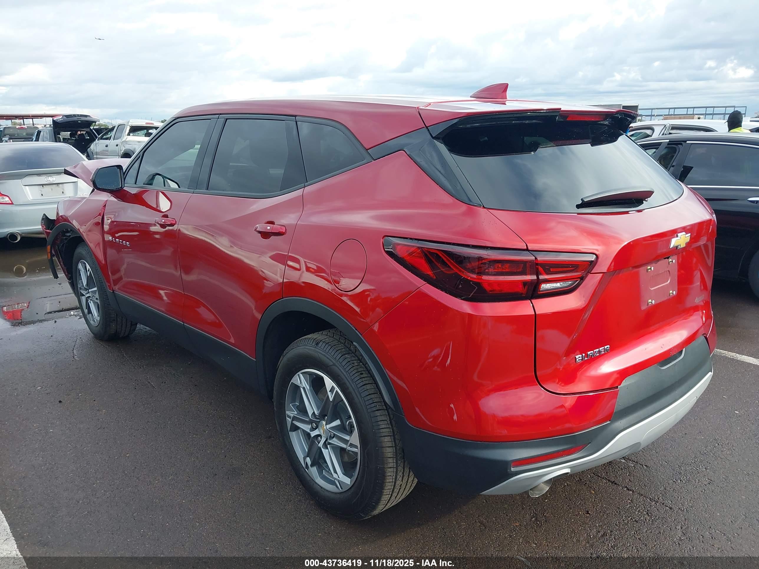 CHEVROLET BLAZER image 3