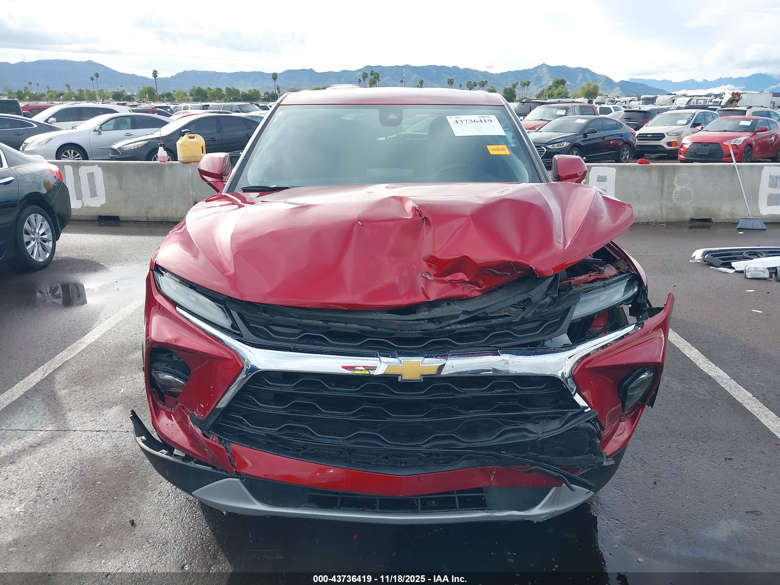 CHEVROLET BLAZER image 6
