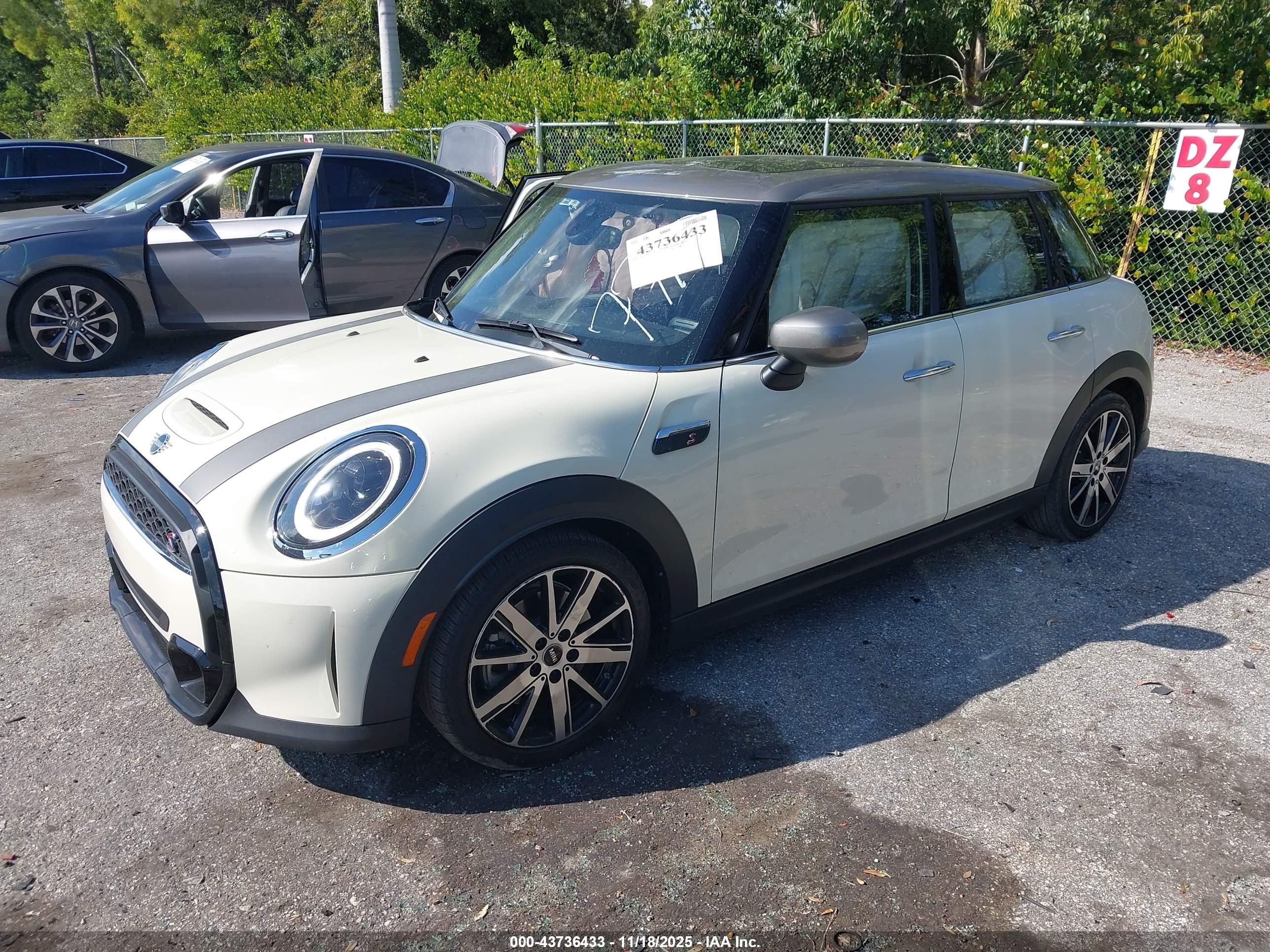 MINI HARDTOP image 2