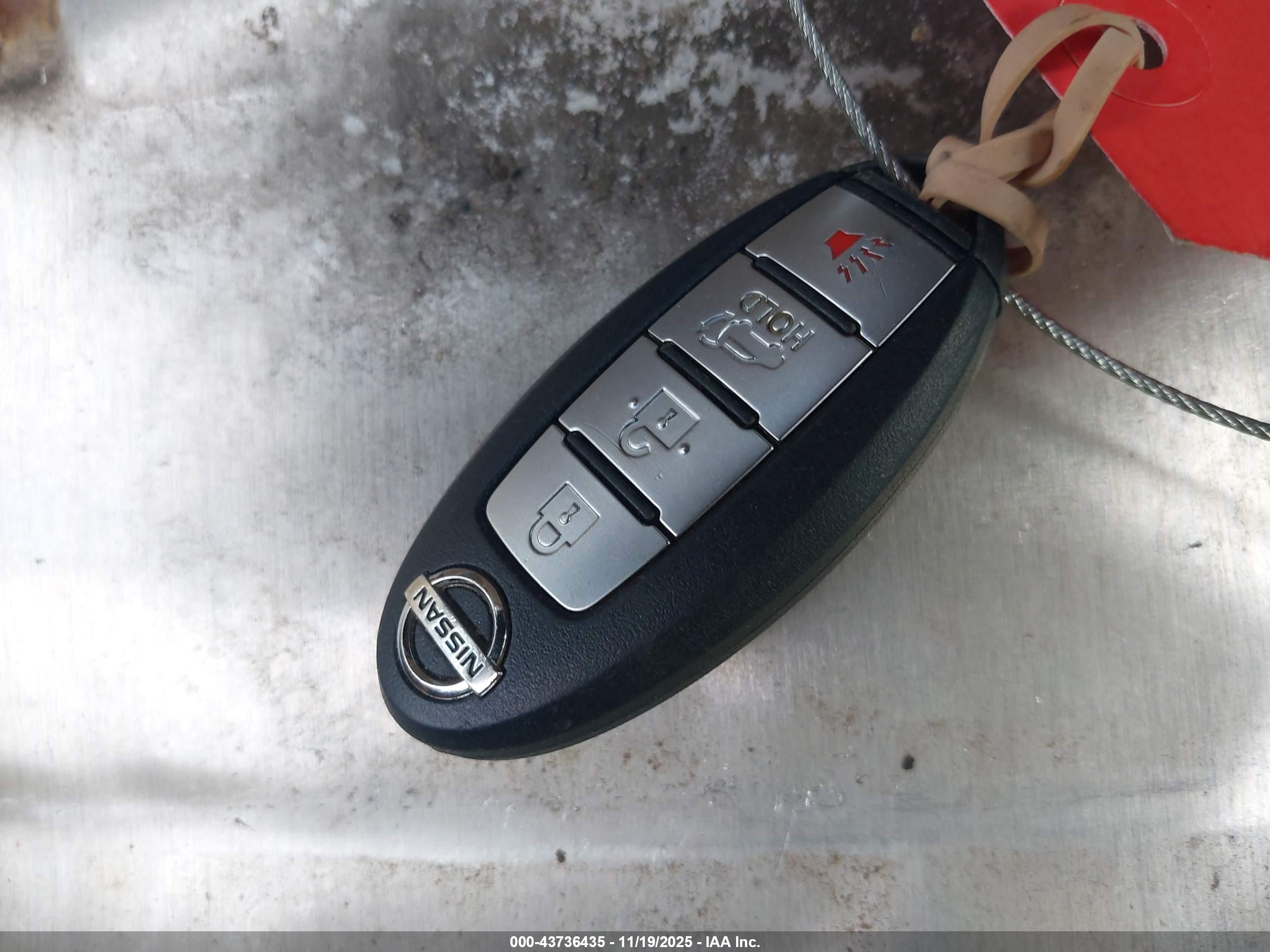 NISSAN ROGUE image 11