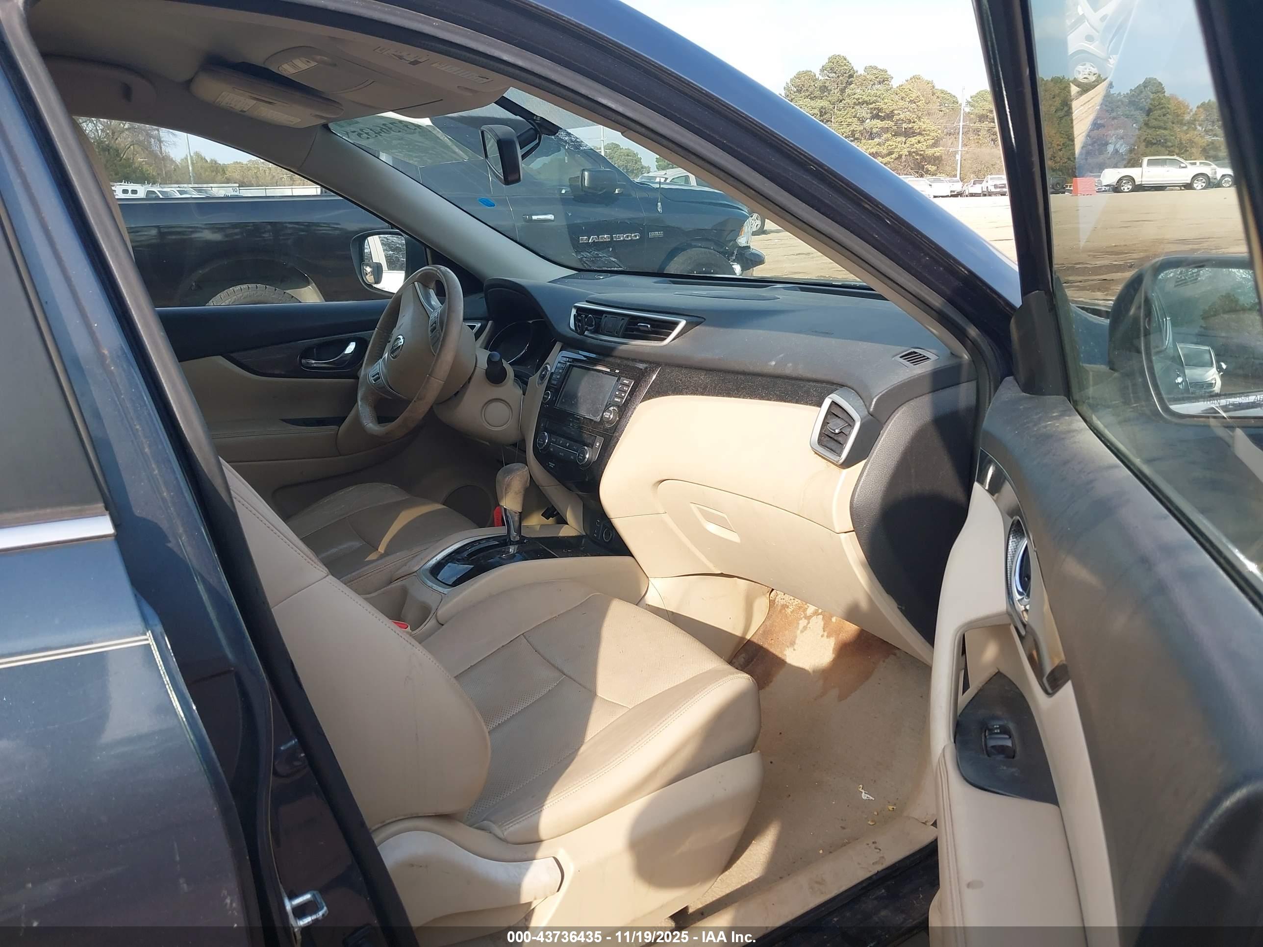 NISSAN ROGUE image 5