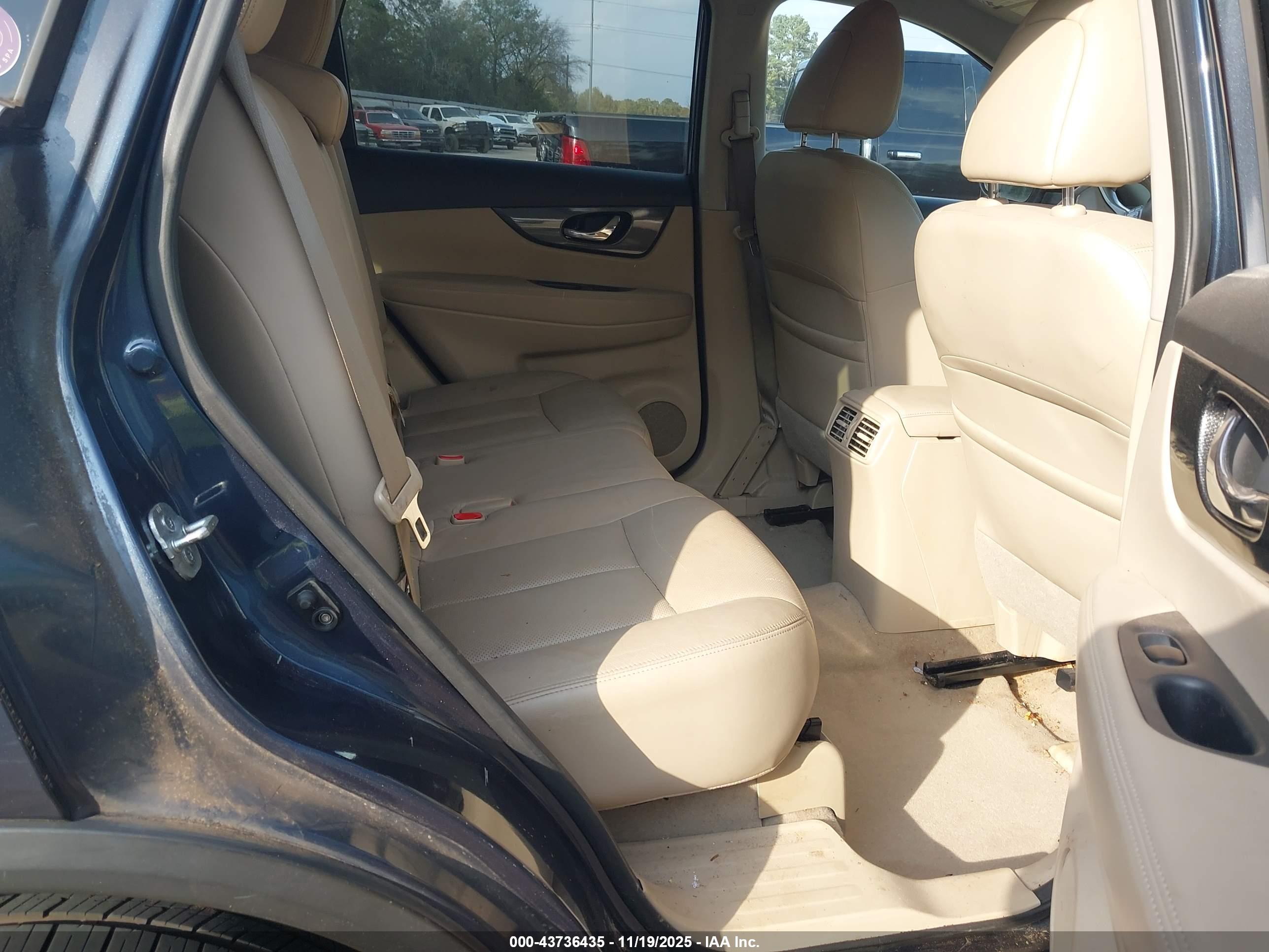 NISSAN ROGUE image 8