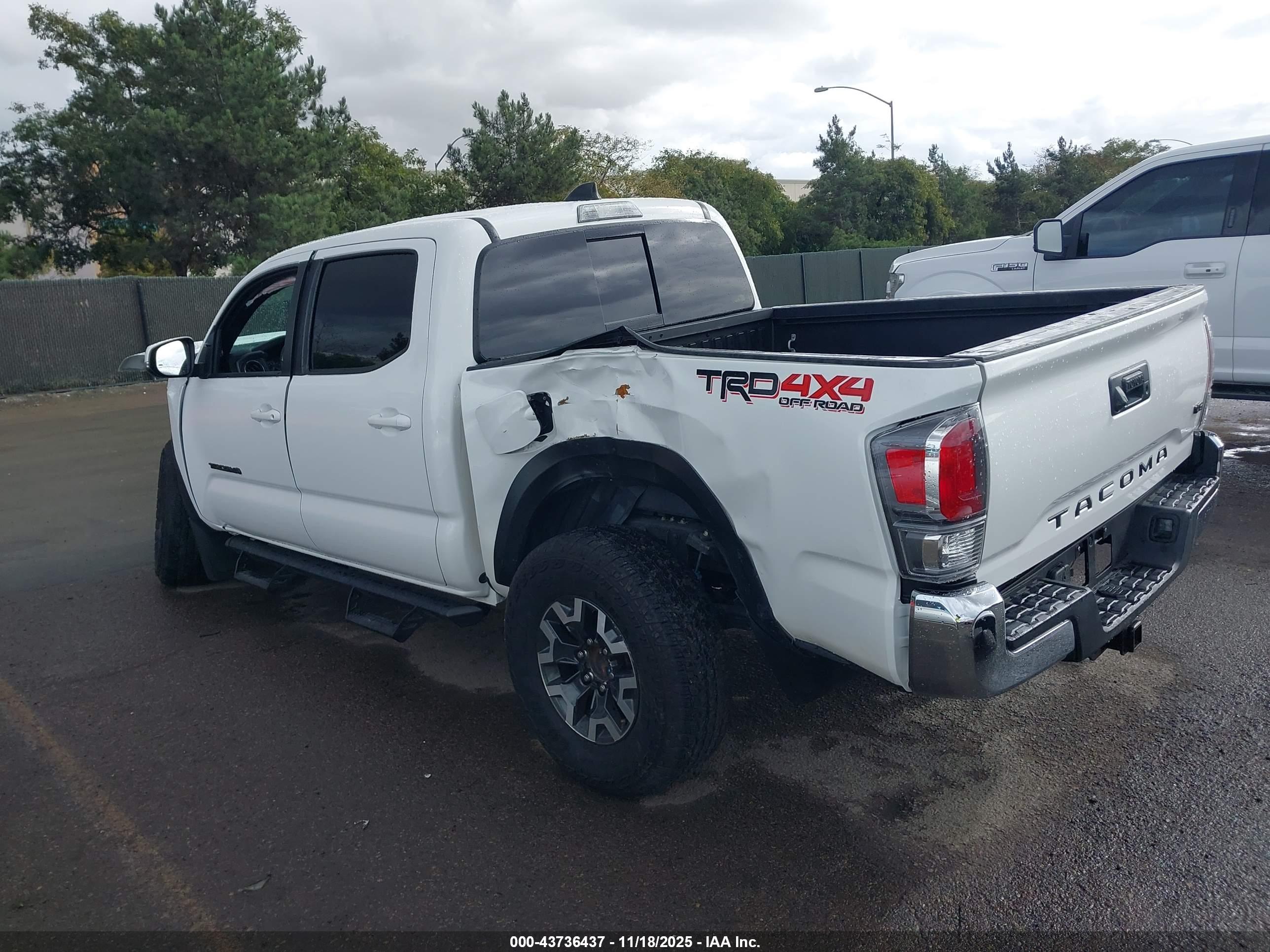 TOYOTA TACOMA image 3