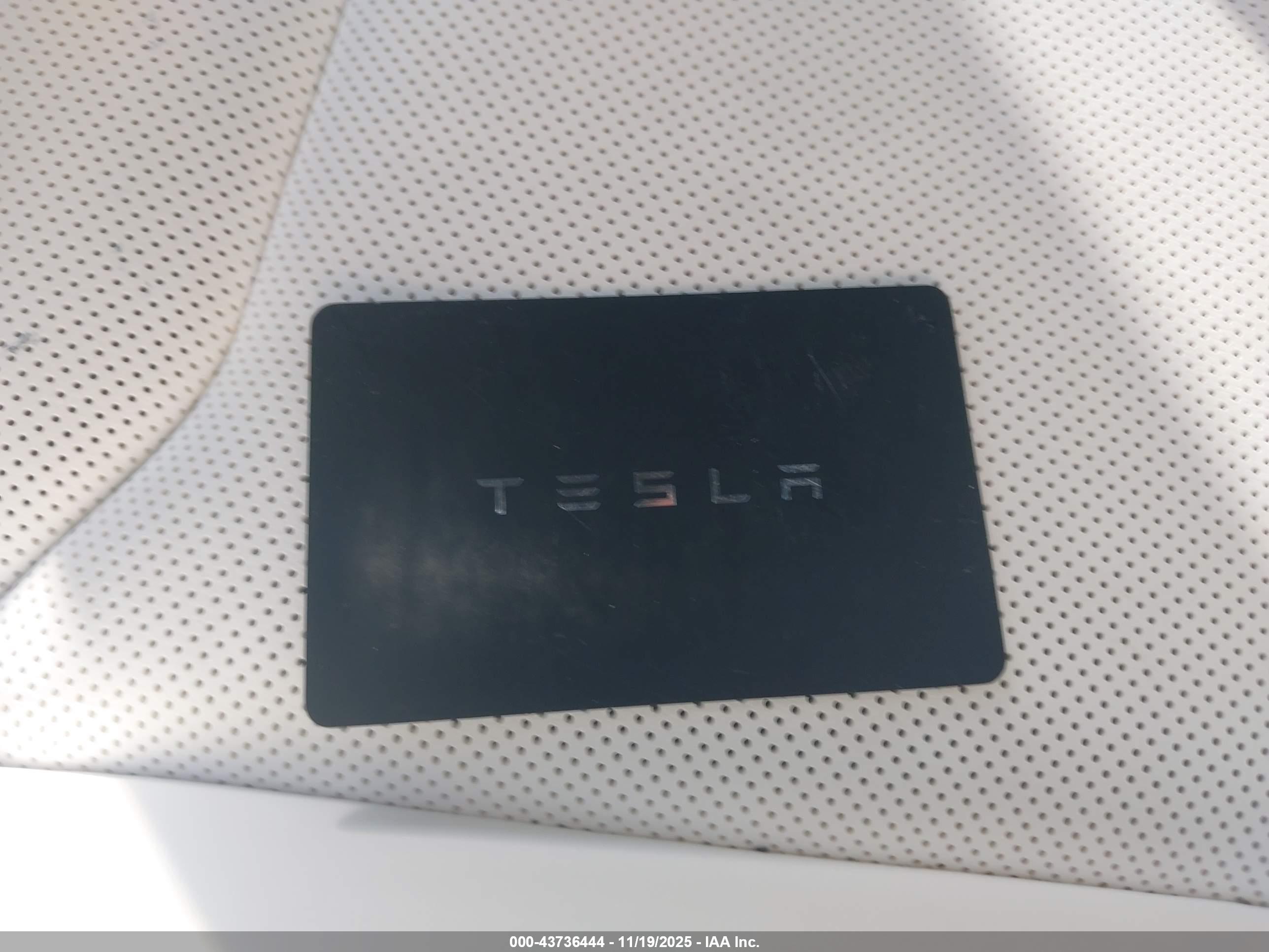 TESLA MODEL image 11
