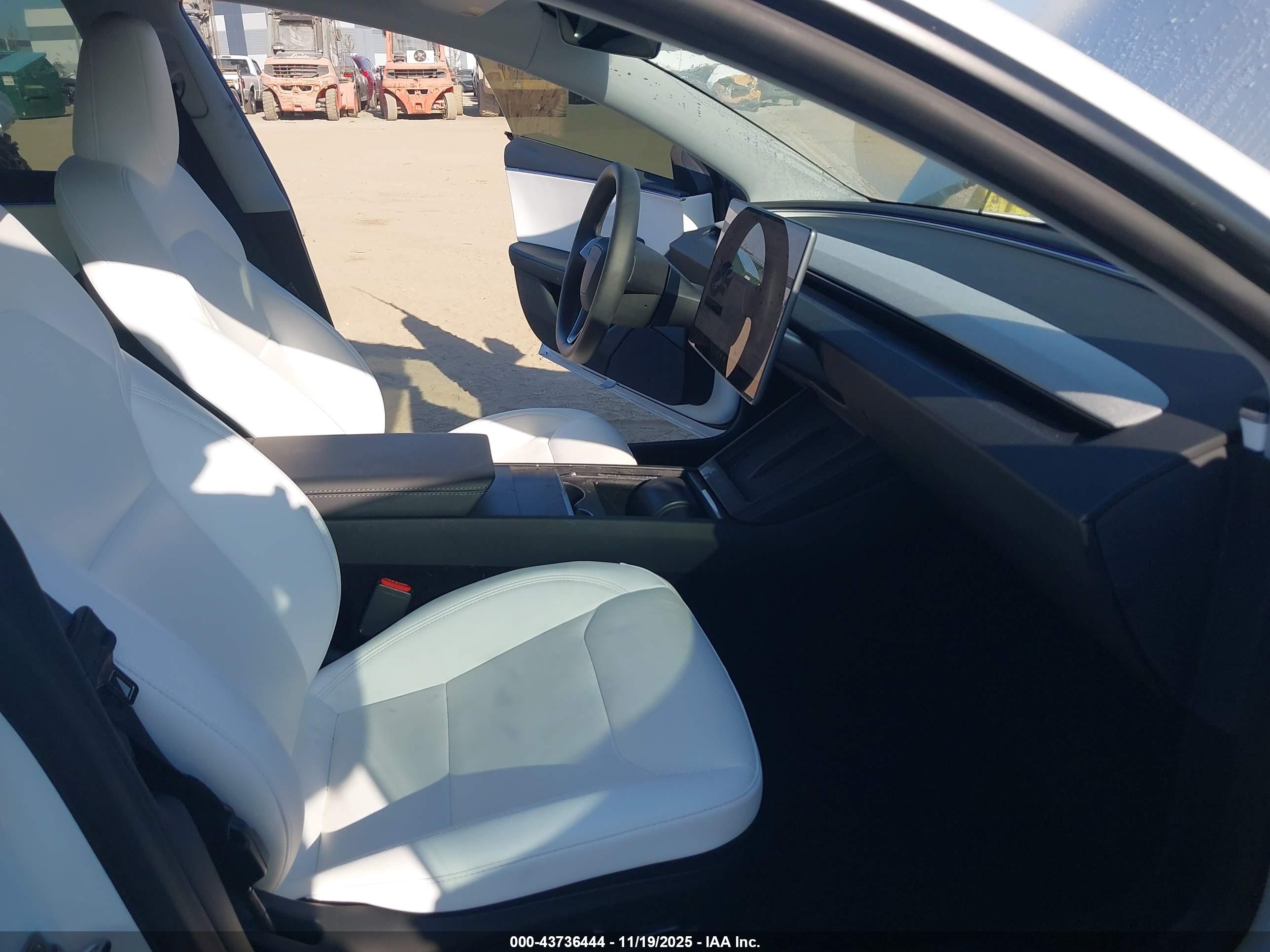 TESLA MODEL image 5