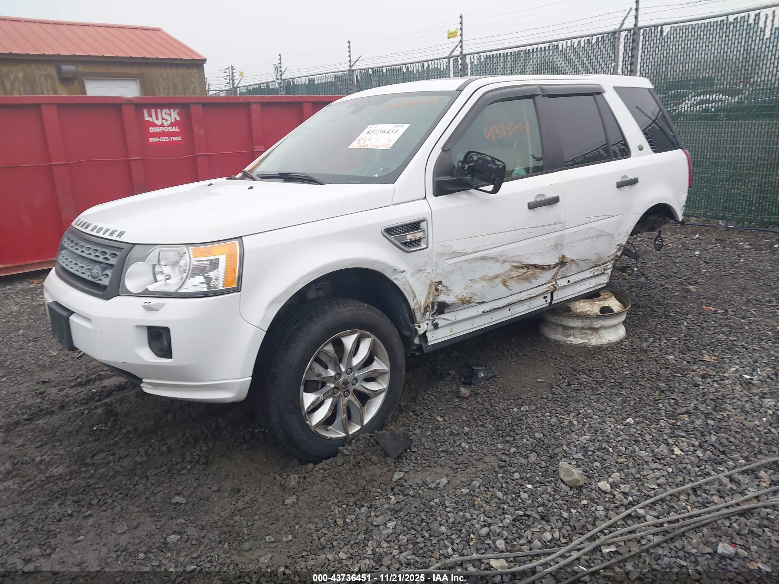 LAND ROVER image 2
