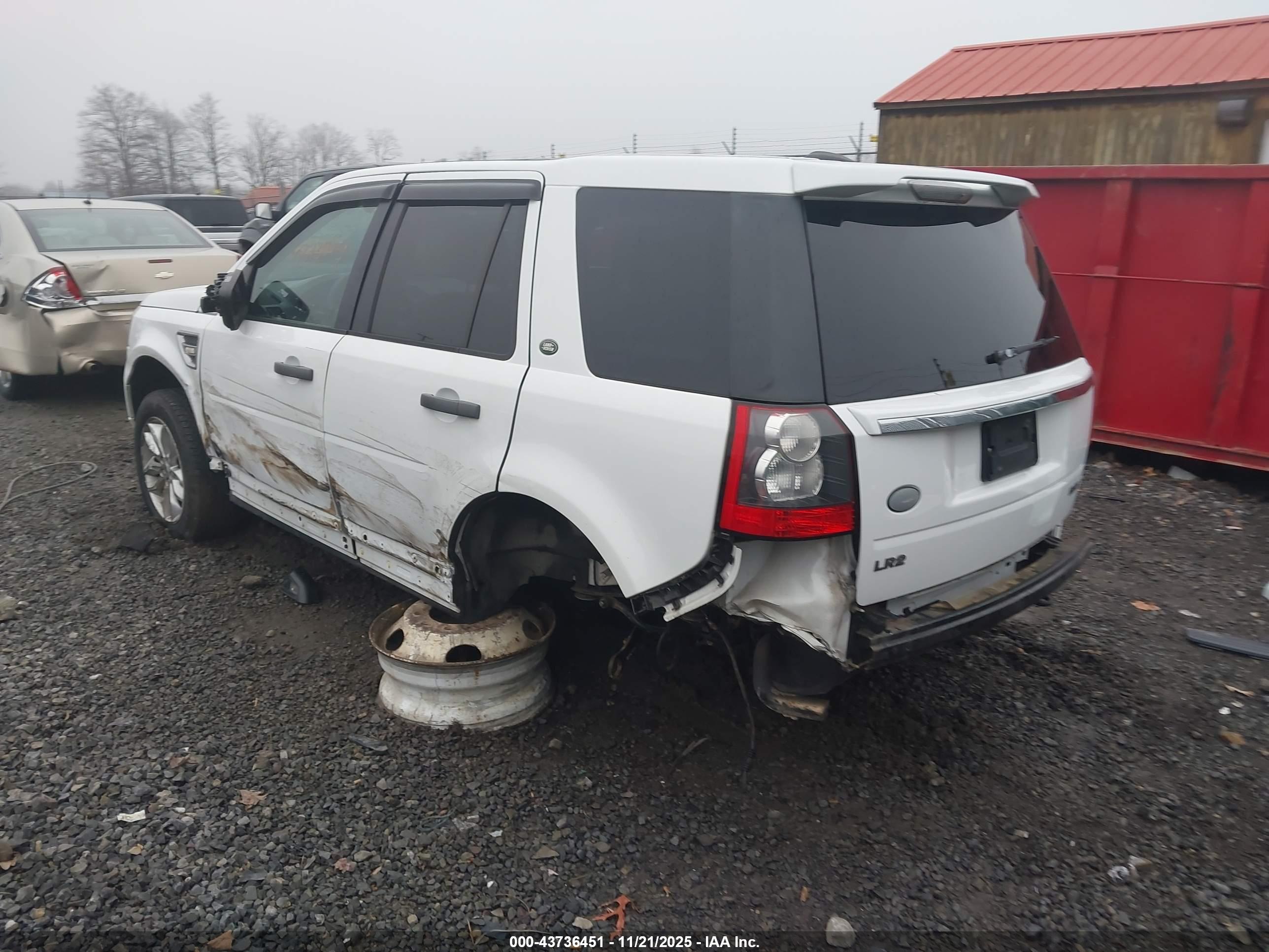 LAND ROVER image 3