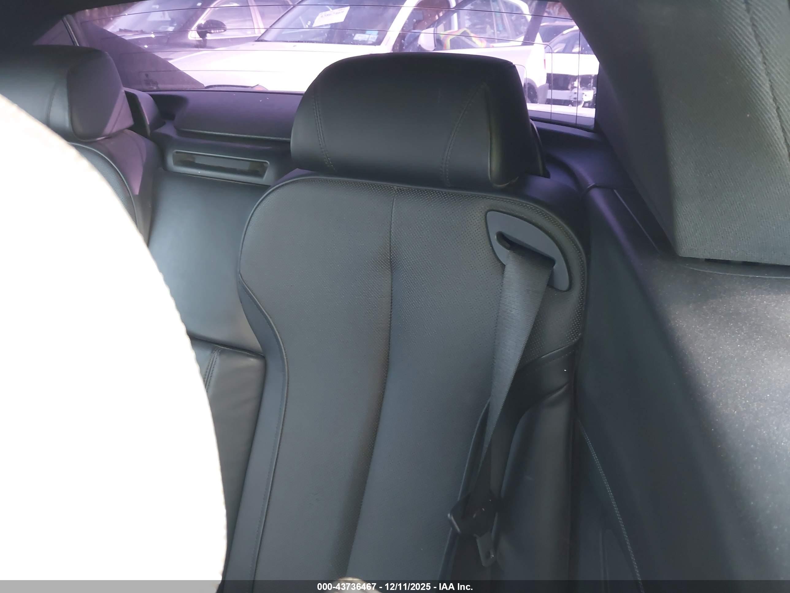 BMW 650I image 8