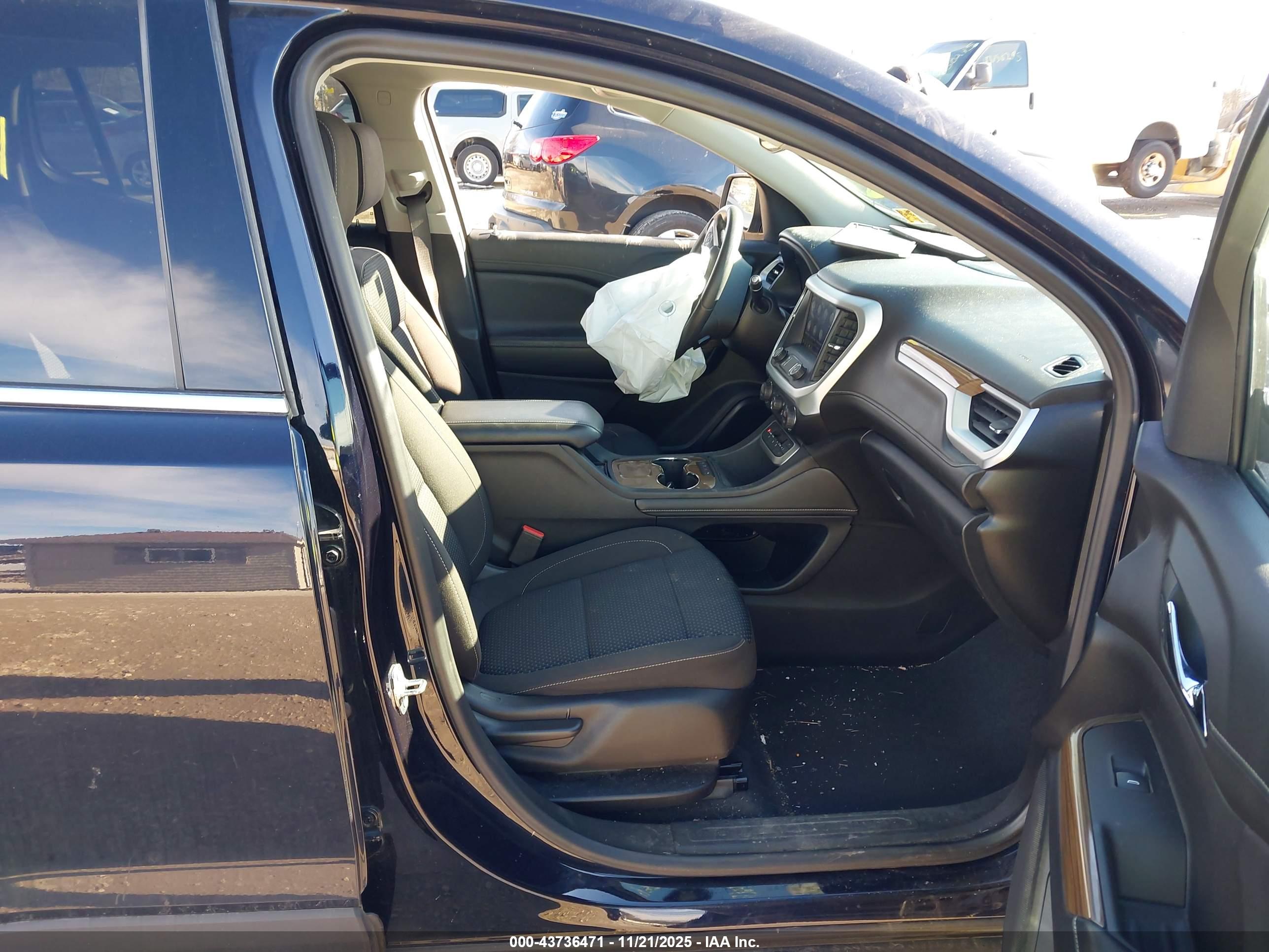 GMC ACADIA image 5