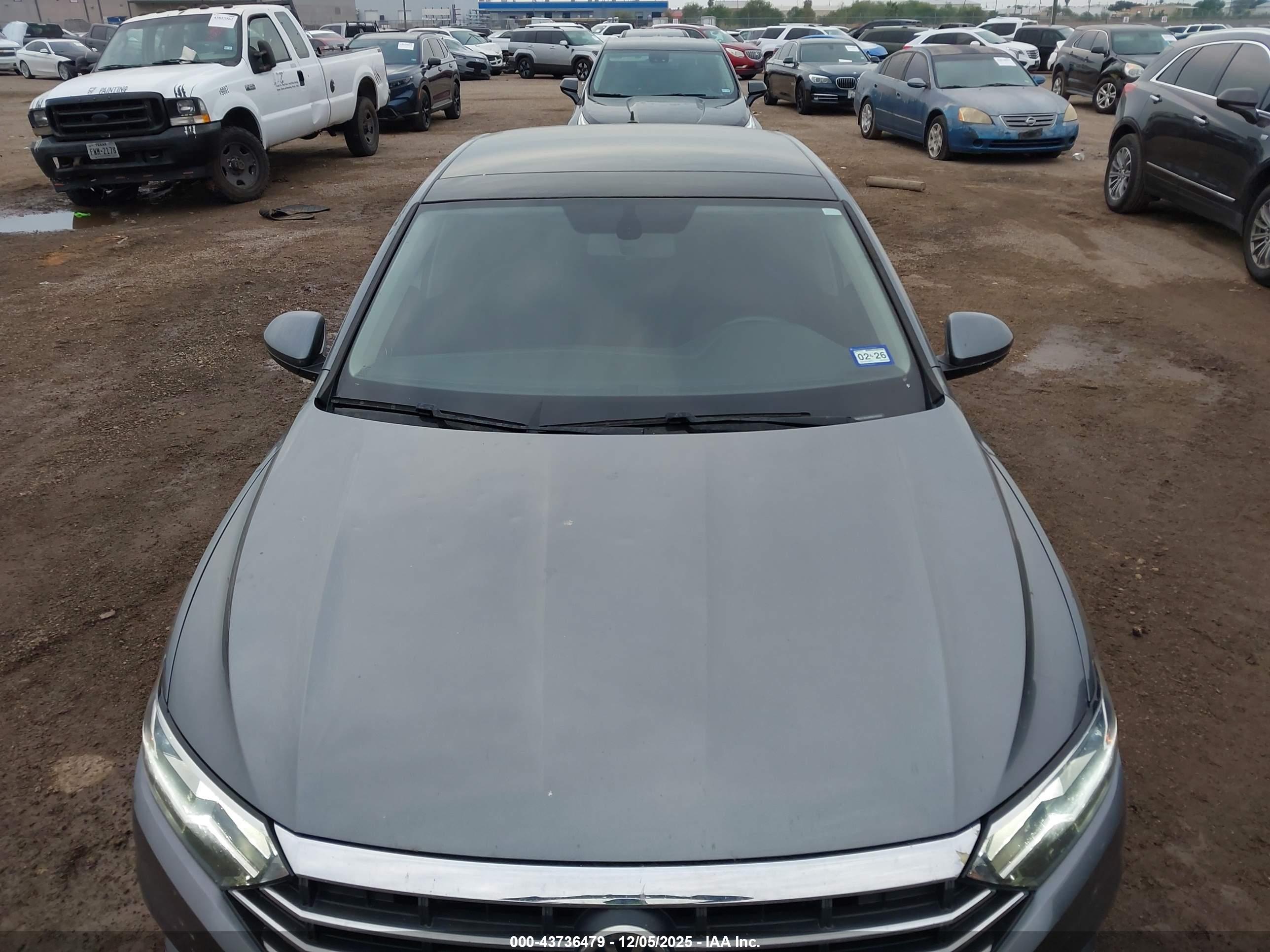 VOLKSWAGEN JETTA image 6
