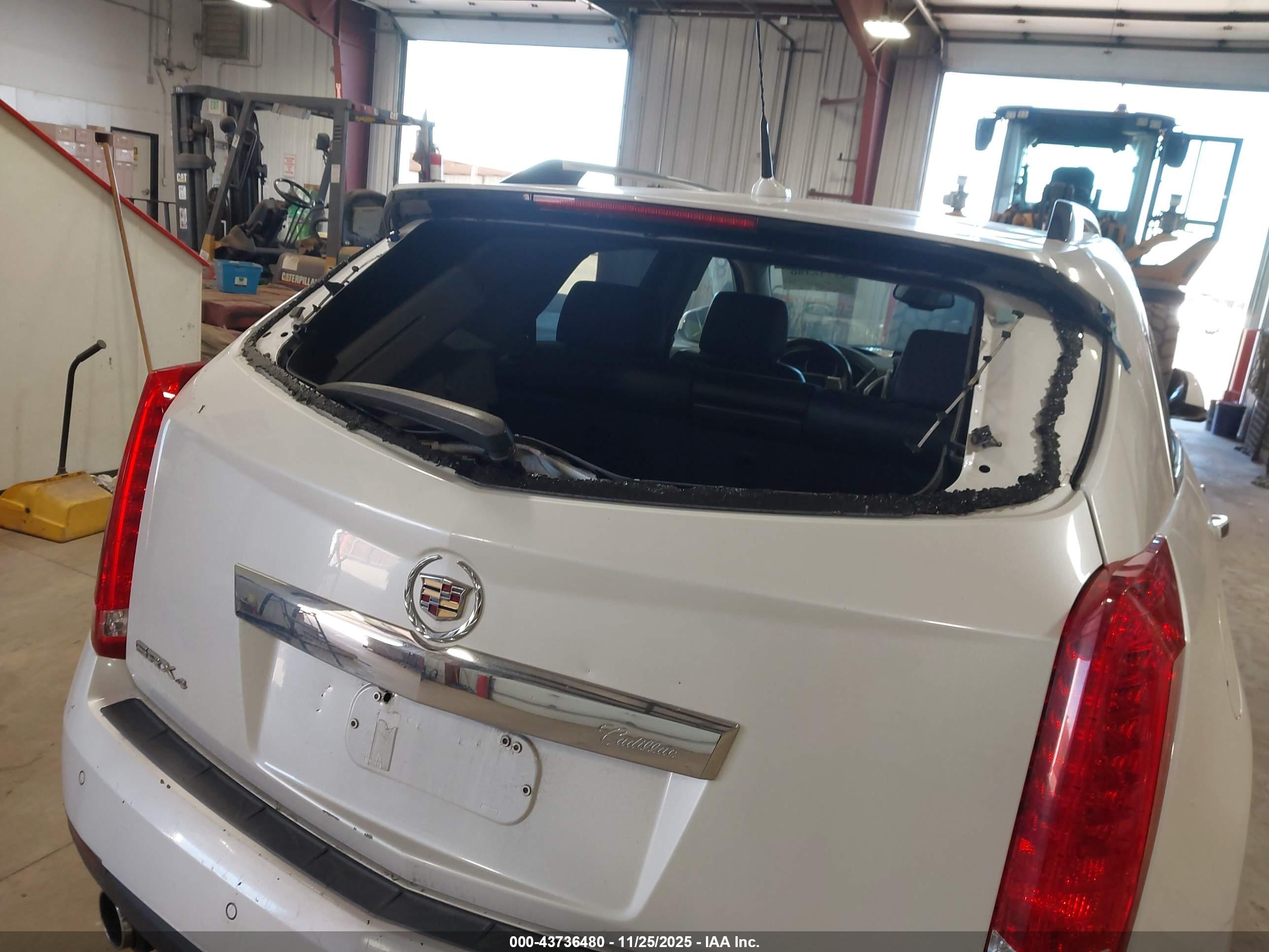 CADILLAC SRX image 6