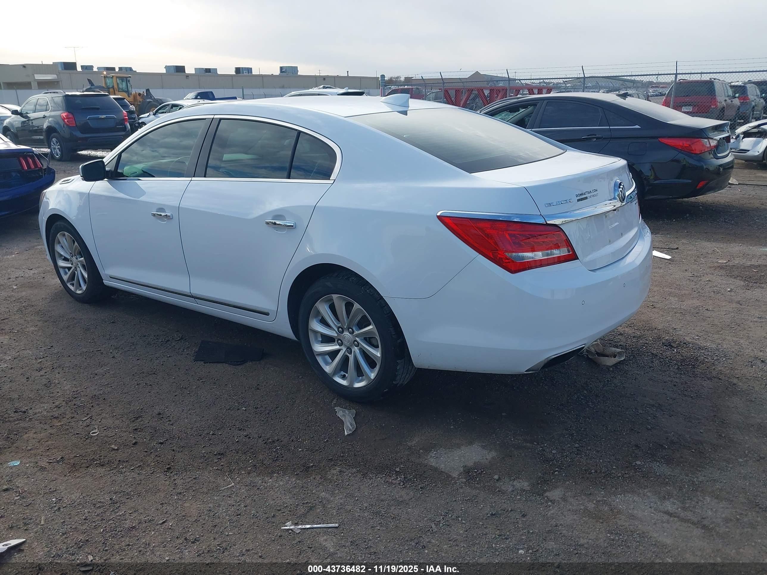BUICK LACROSSE image 3