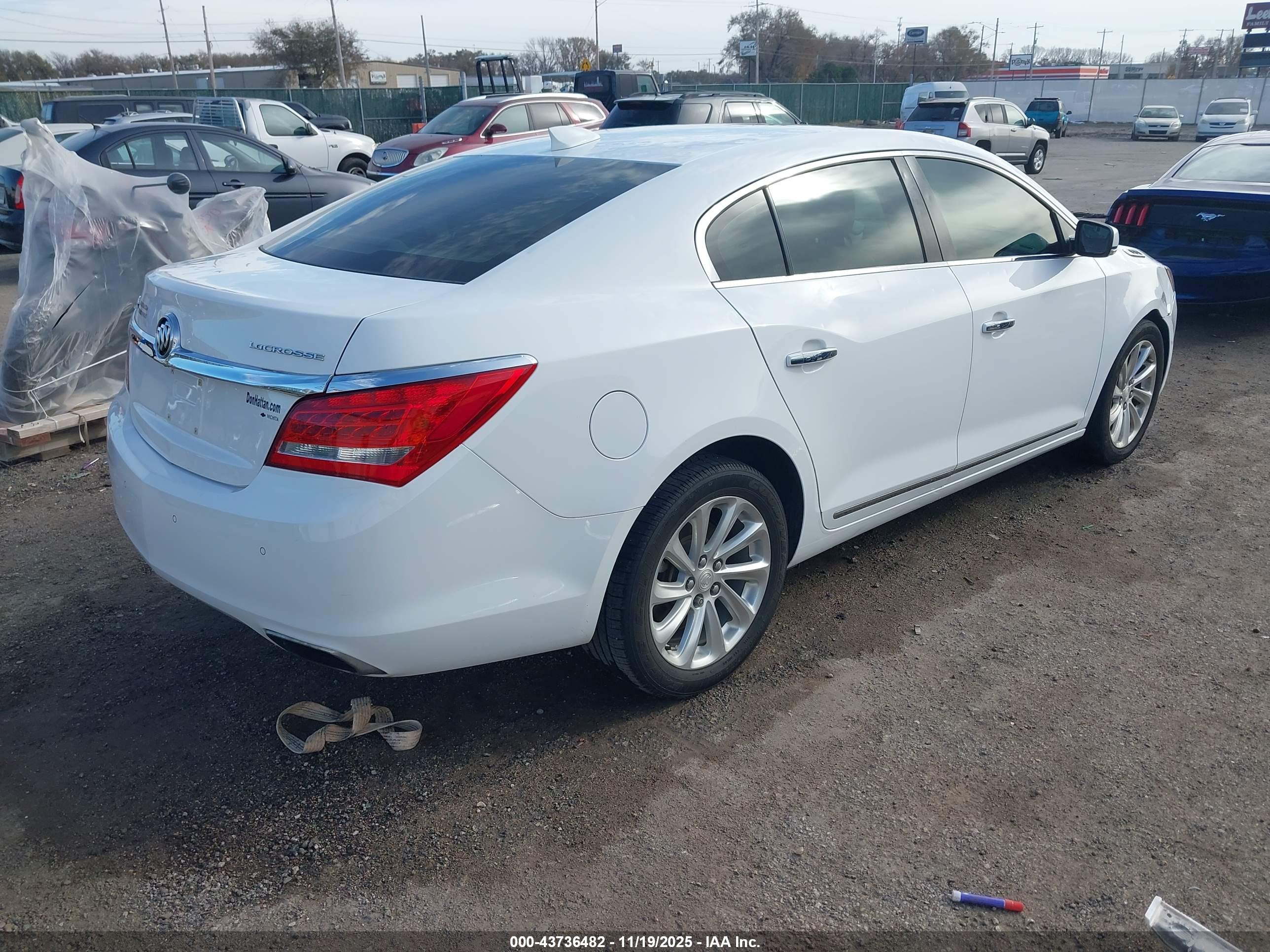BUICK LACROSSE image 4