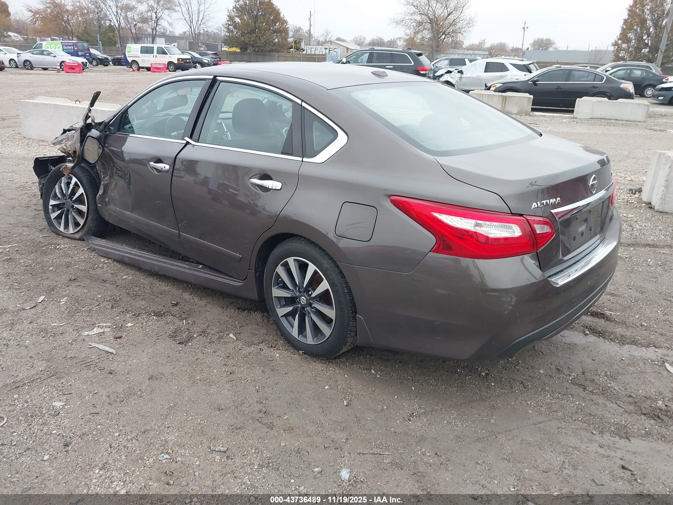 NISSAN ALTIMA image 3