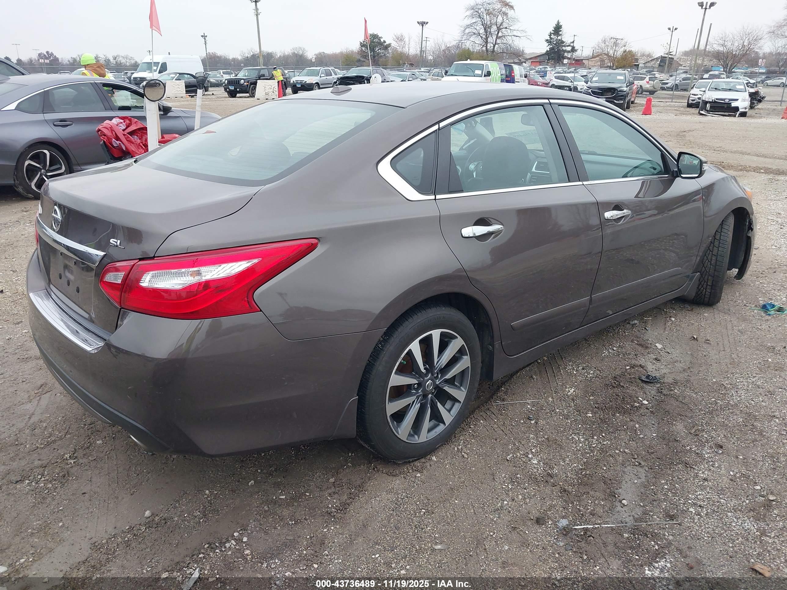 NISSAN ALTIMA image 4