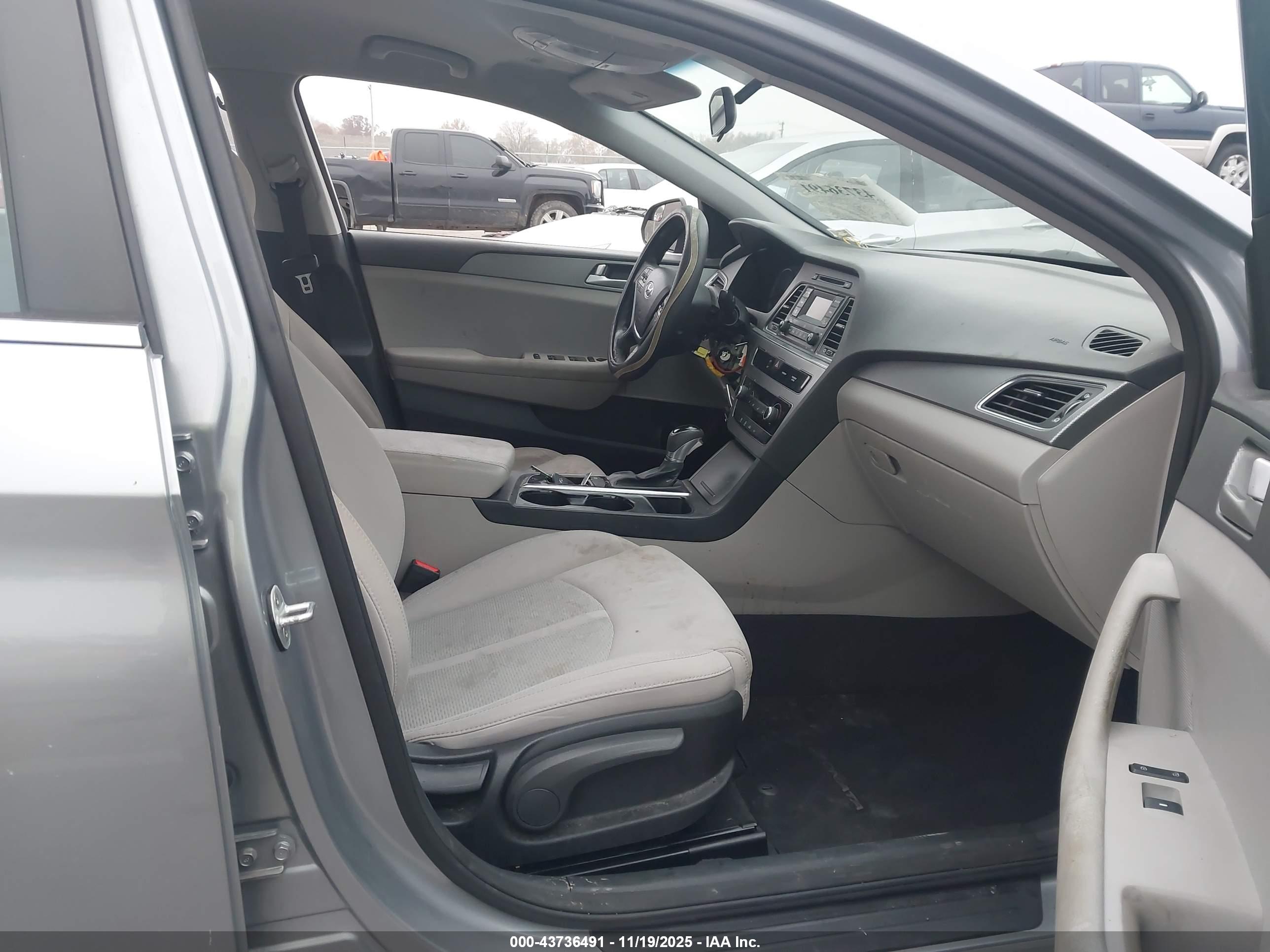 HYUNDAI SONATA image 5
