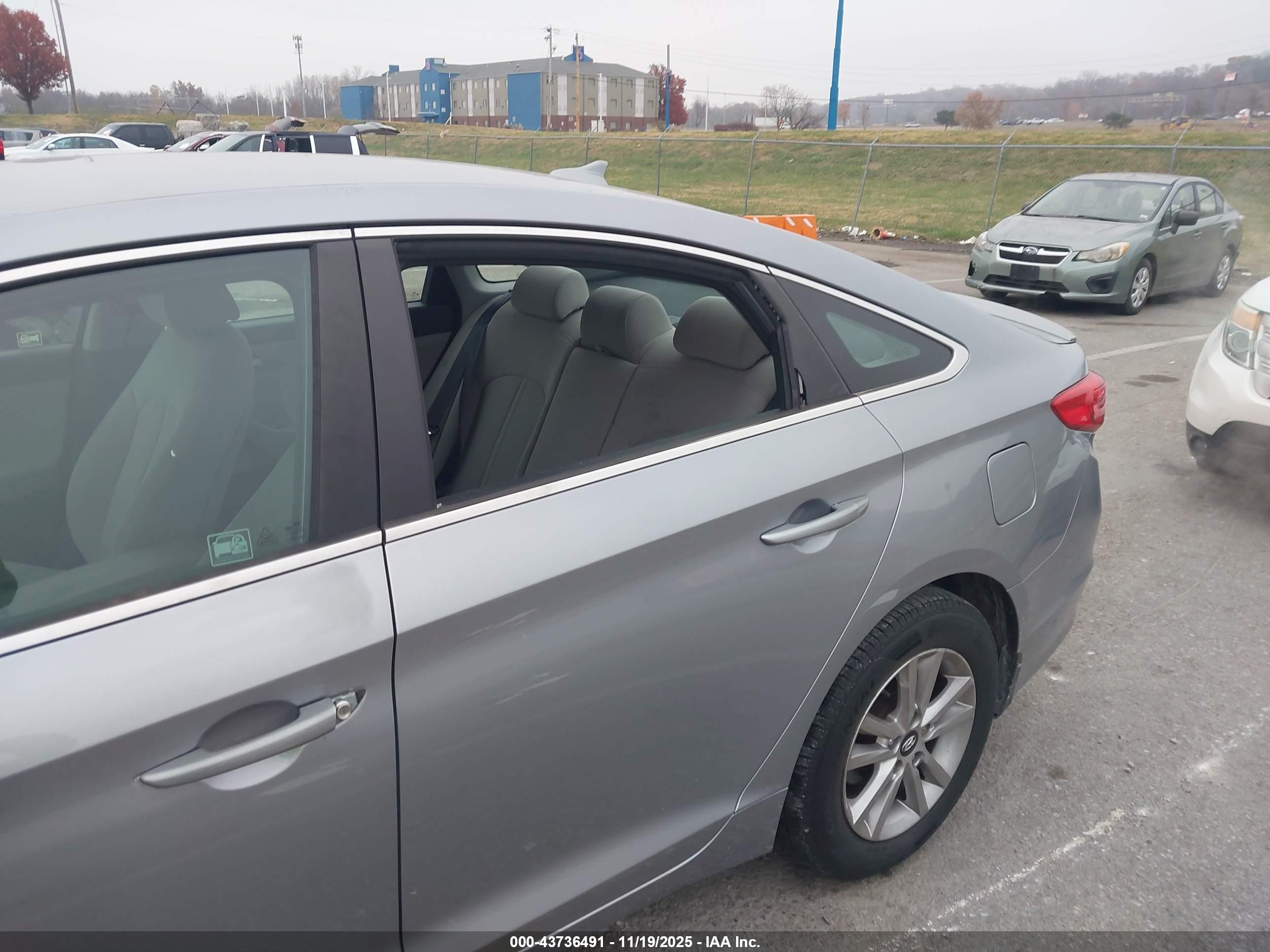 HYUNDAI SONATA image 6