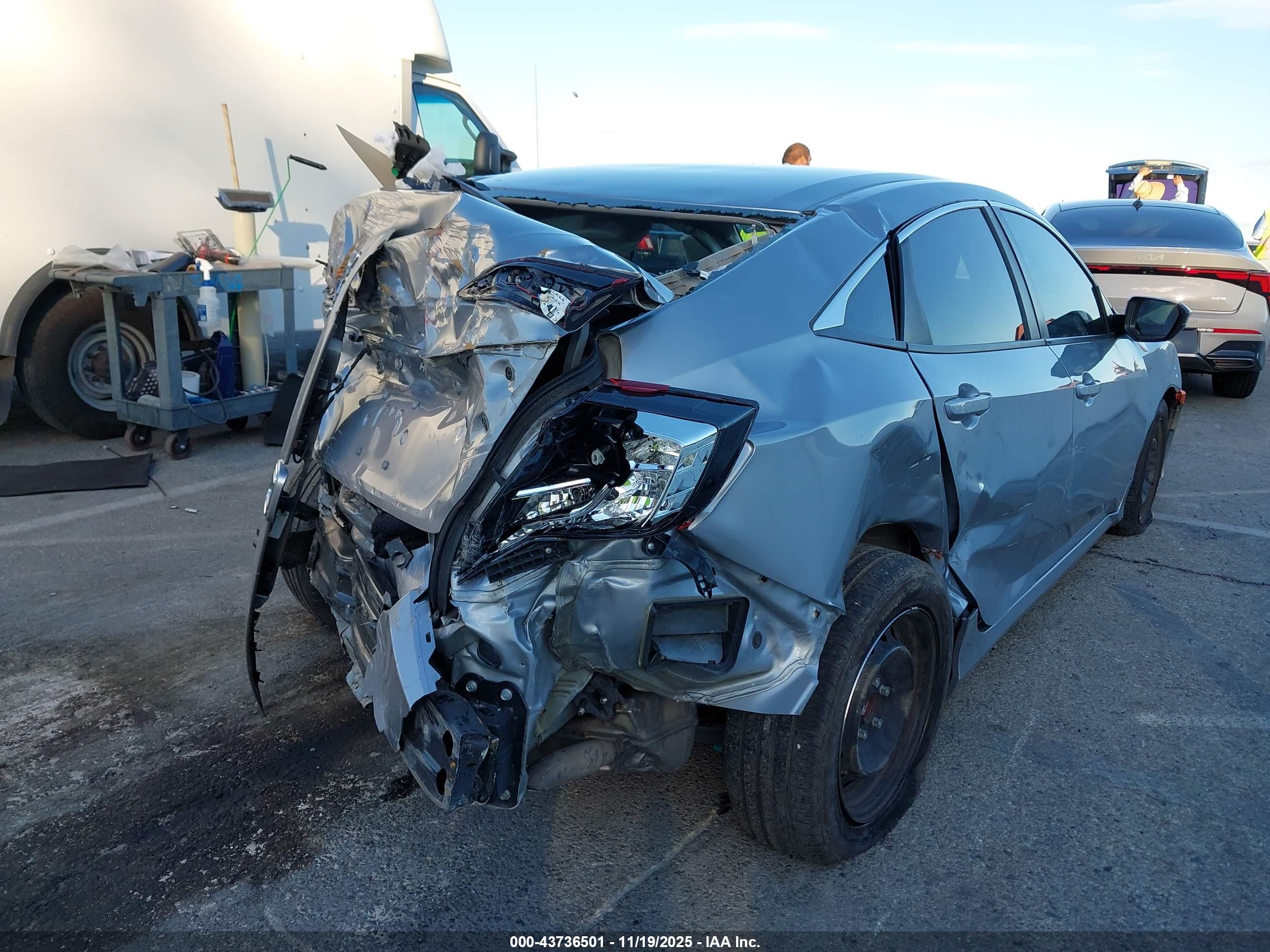 HONDA CIVIC image 4