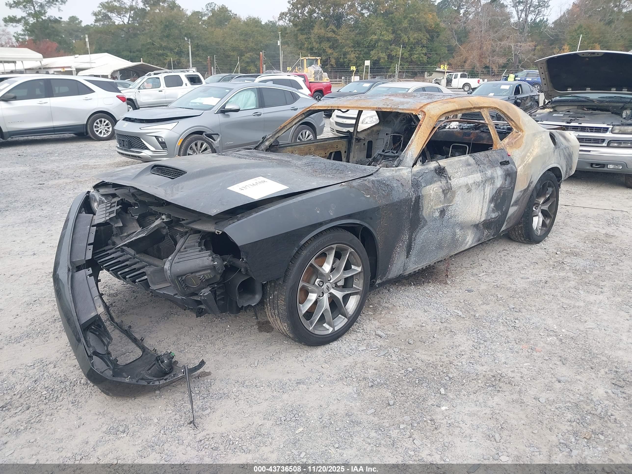 DODGE CHALLENGER image 2