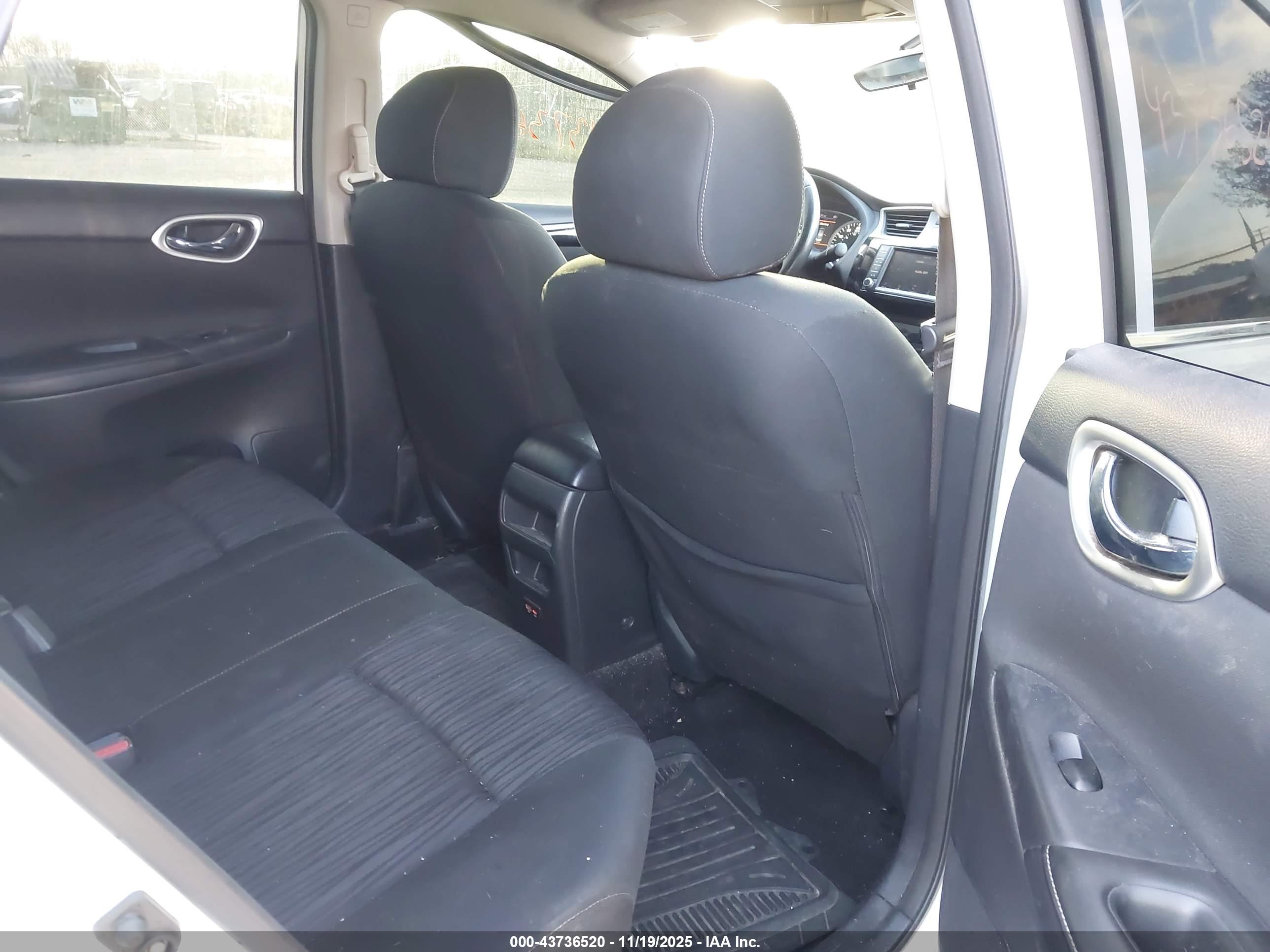 NISSAN SENTRA image 8
