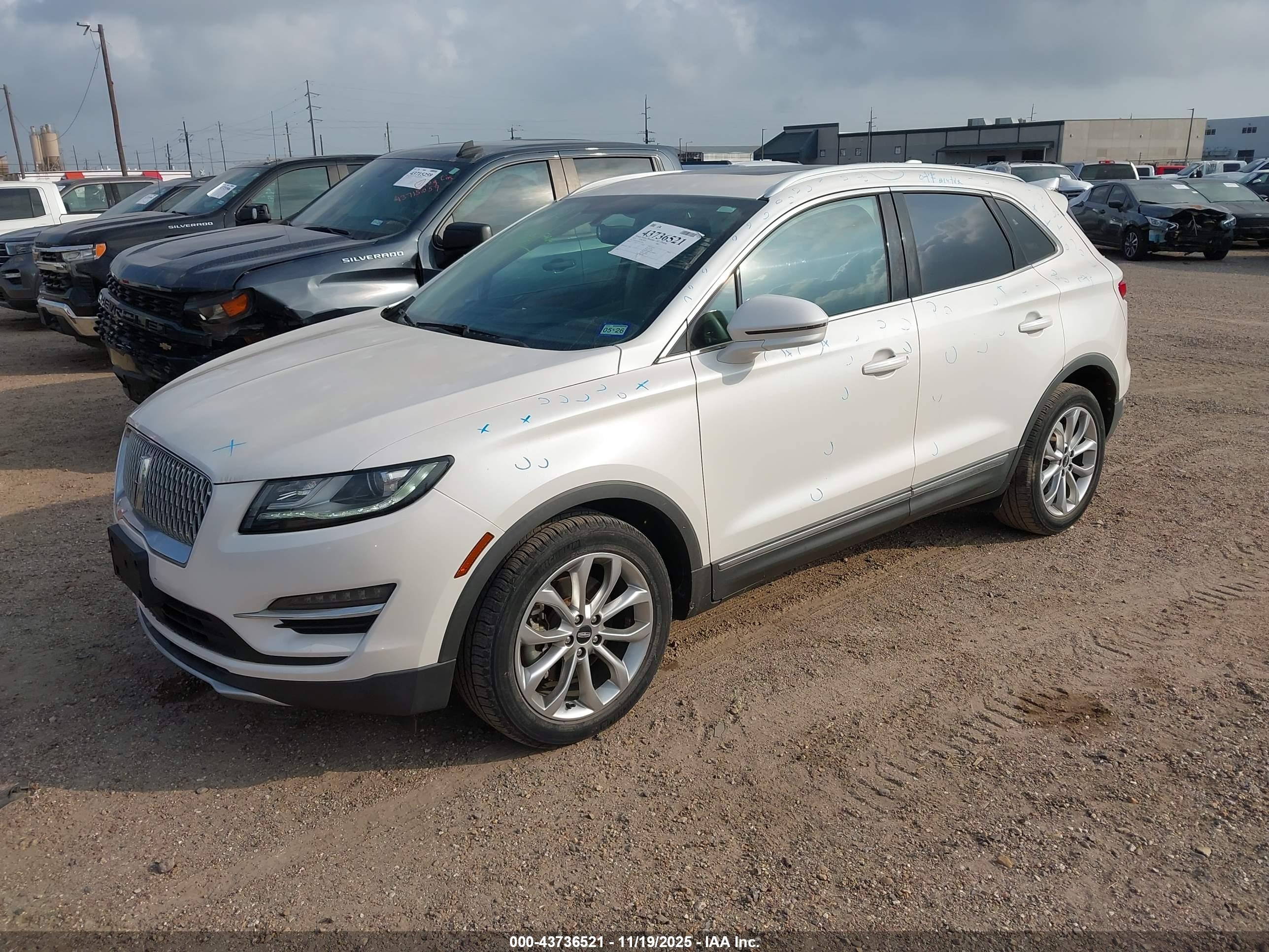 LINCOLN MKC image 2