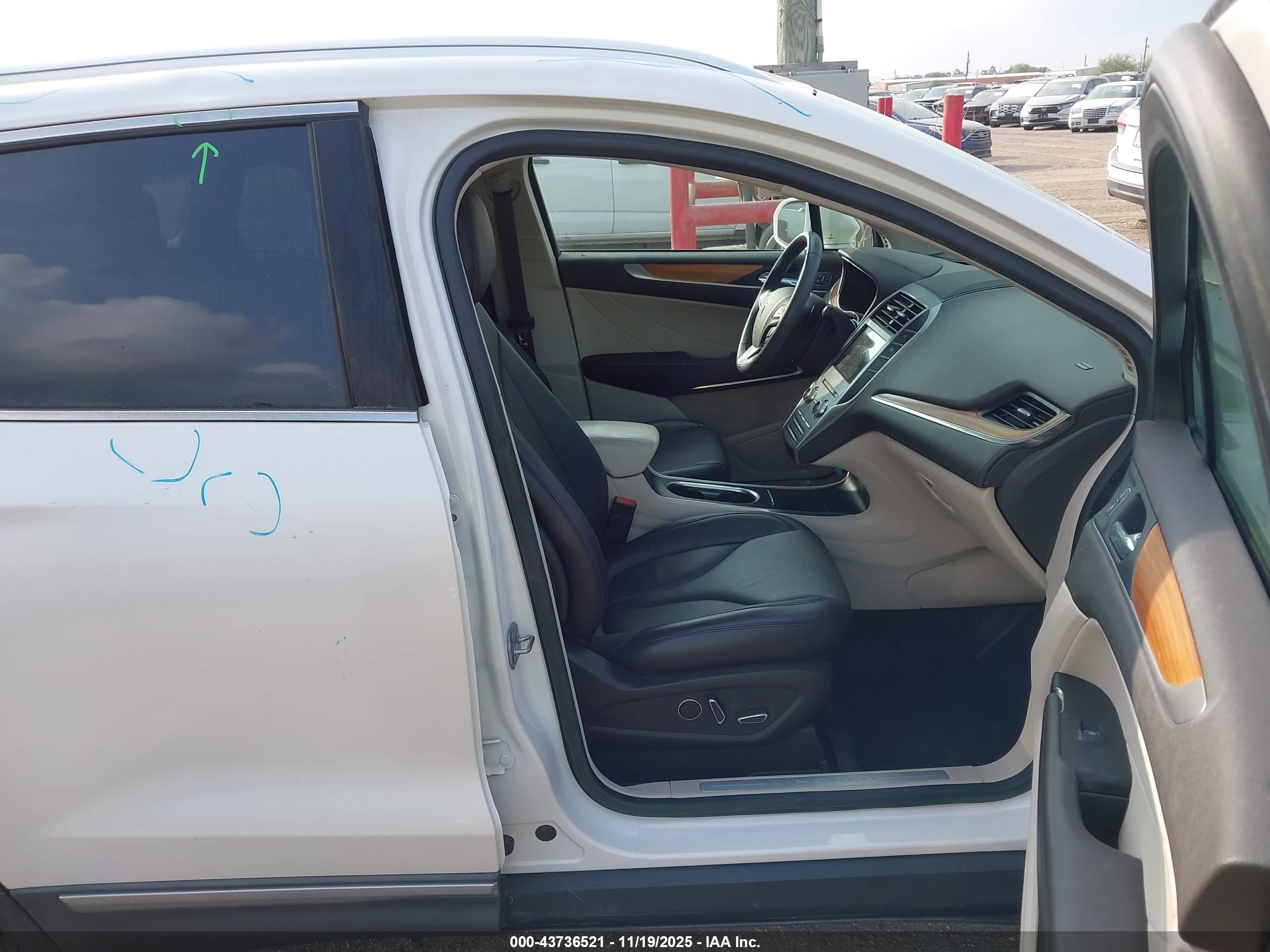 LINCOLN MKC image 5