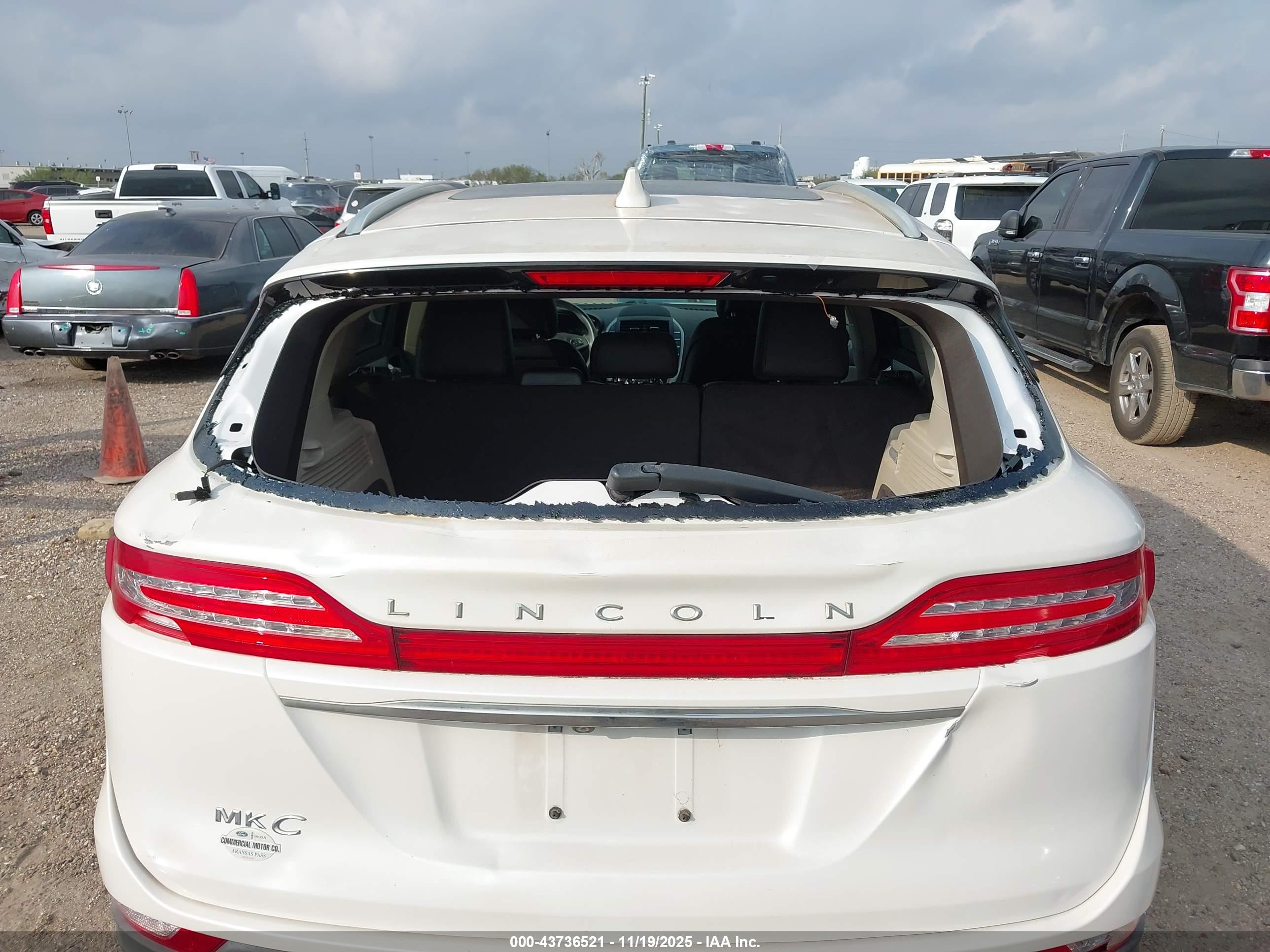 LINCOLN MKC image 6