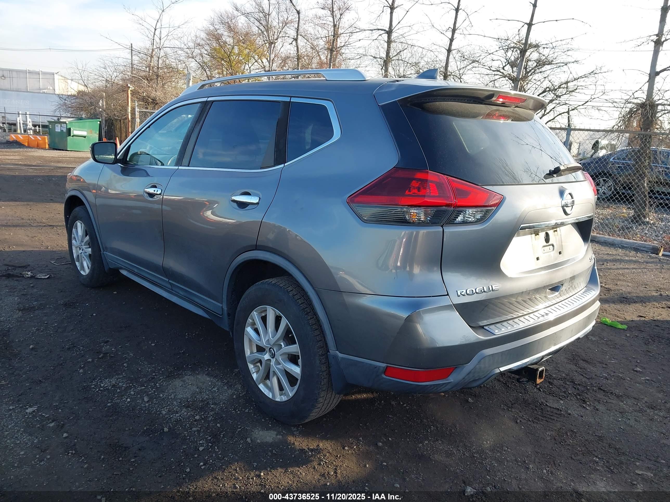 NISSAN ROGUE image 3