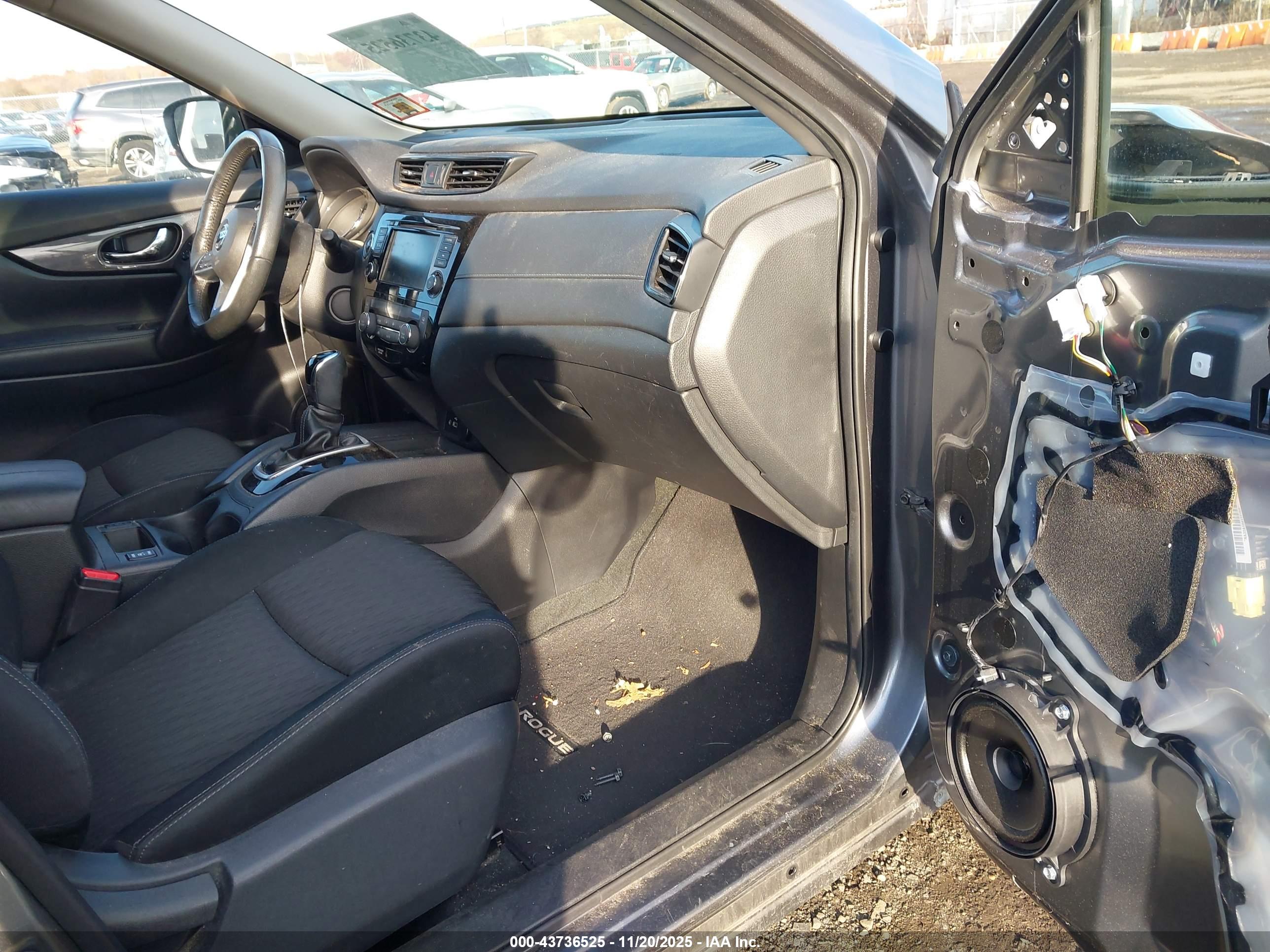 NISSAN ROGUE image 5