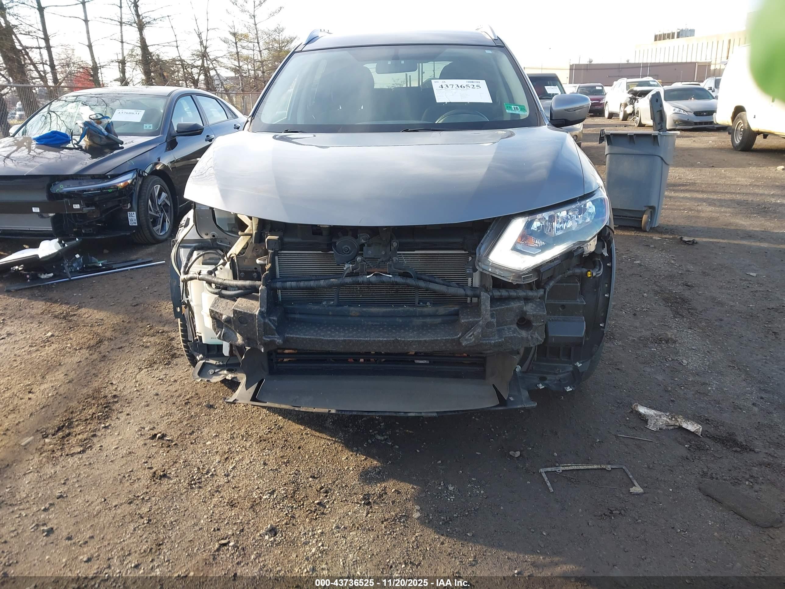 NISSAN ROGUE image 6
